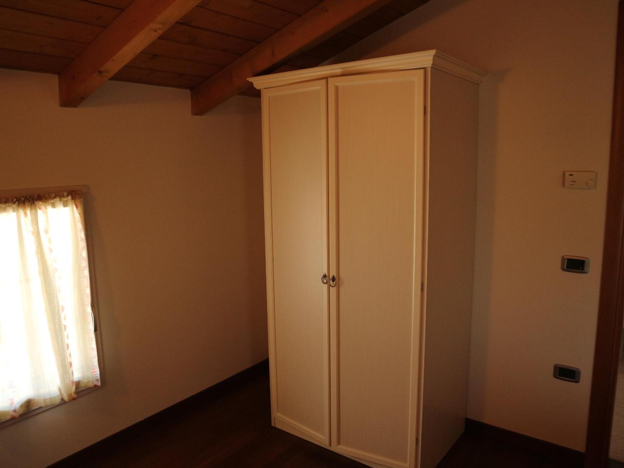 Deluxe Double Room with Bath - Photo 8