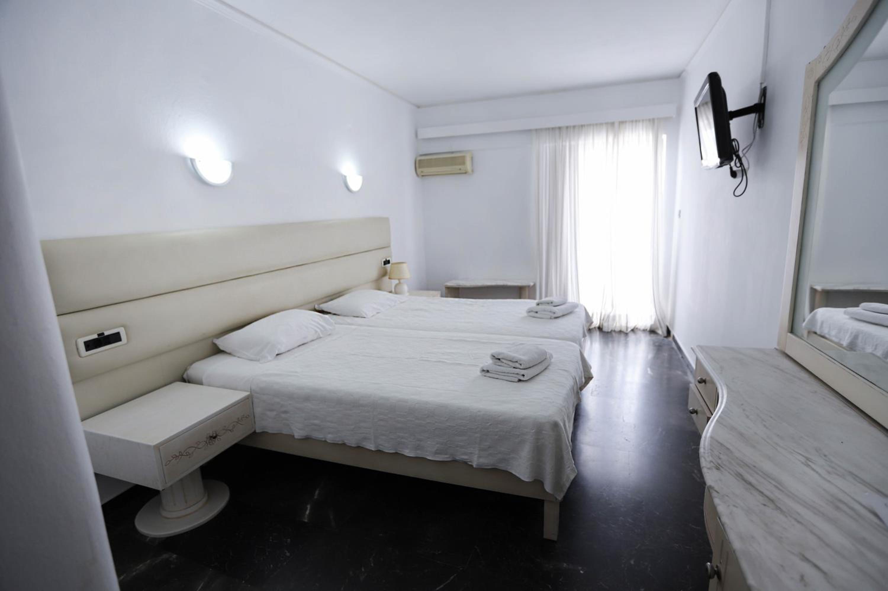 Standard Double or Twin Room with Balcony - Photo 1