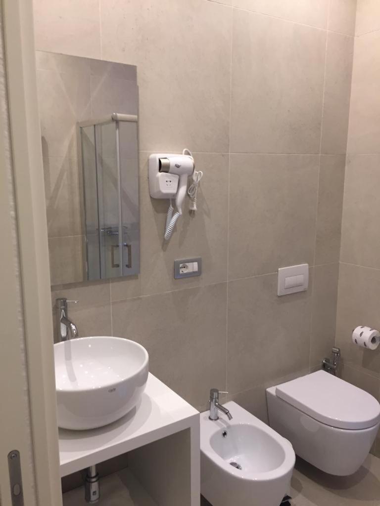 Junior Suite with Balcony - Photo 17