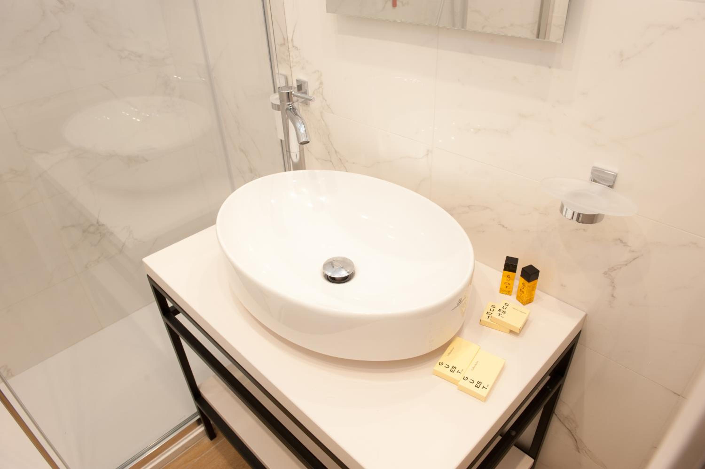 Deluxe Double Room - Photo 7