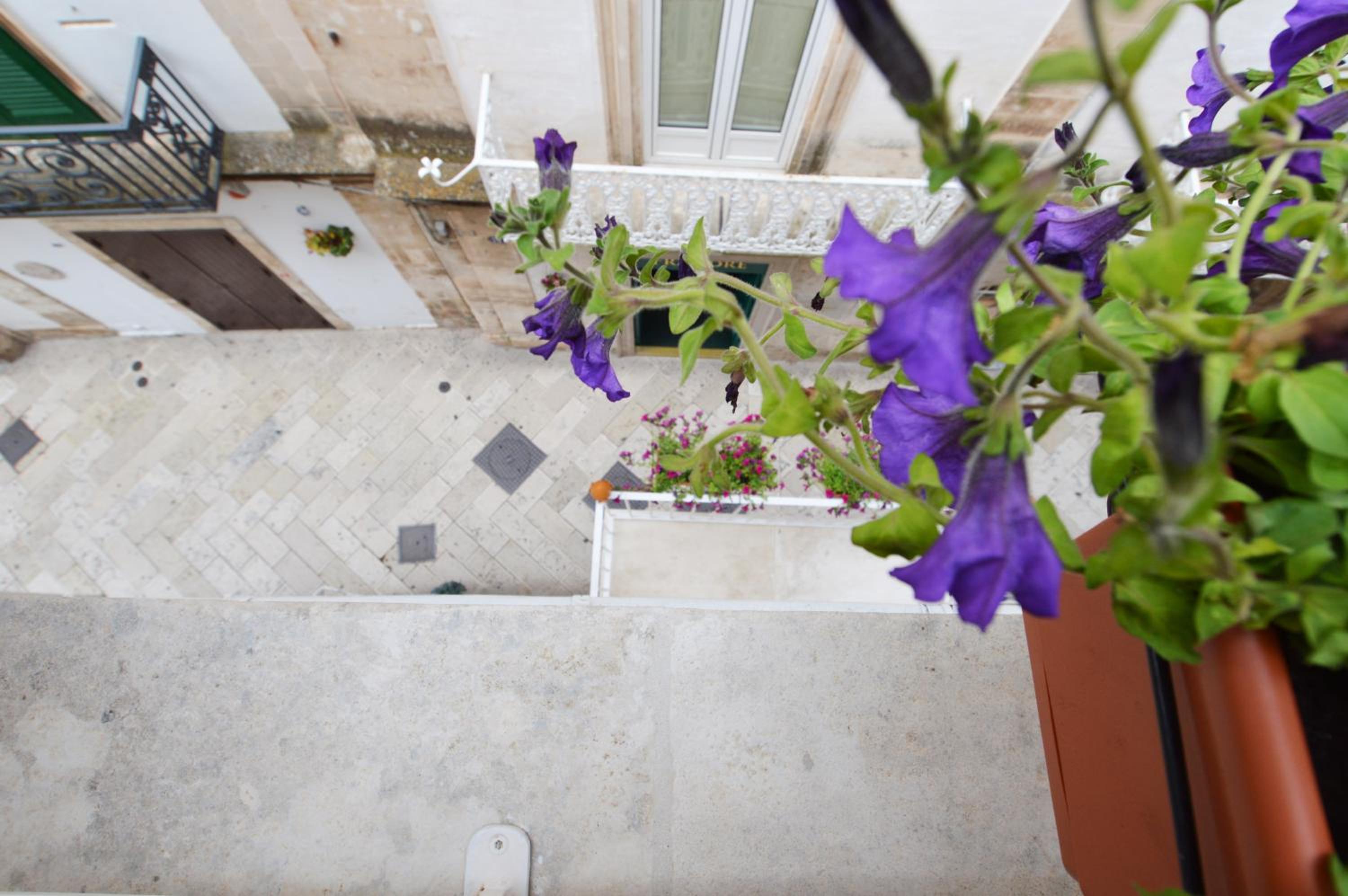 Apartment - Split Level - Photo 32