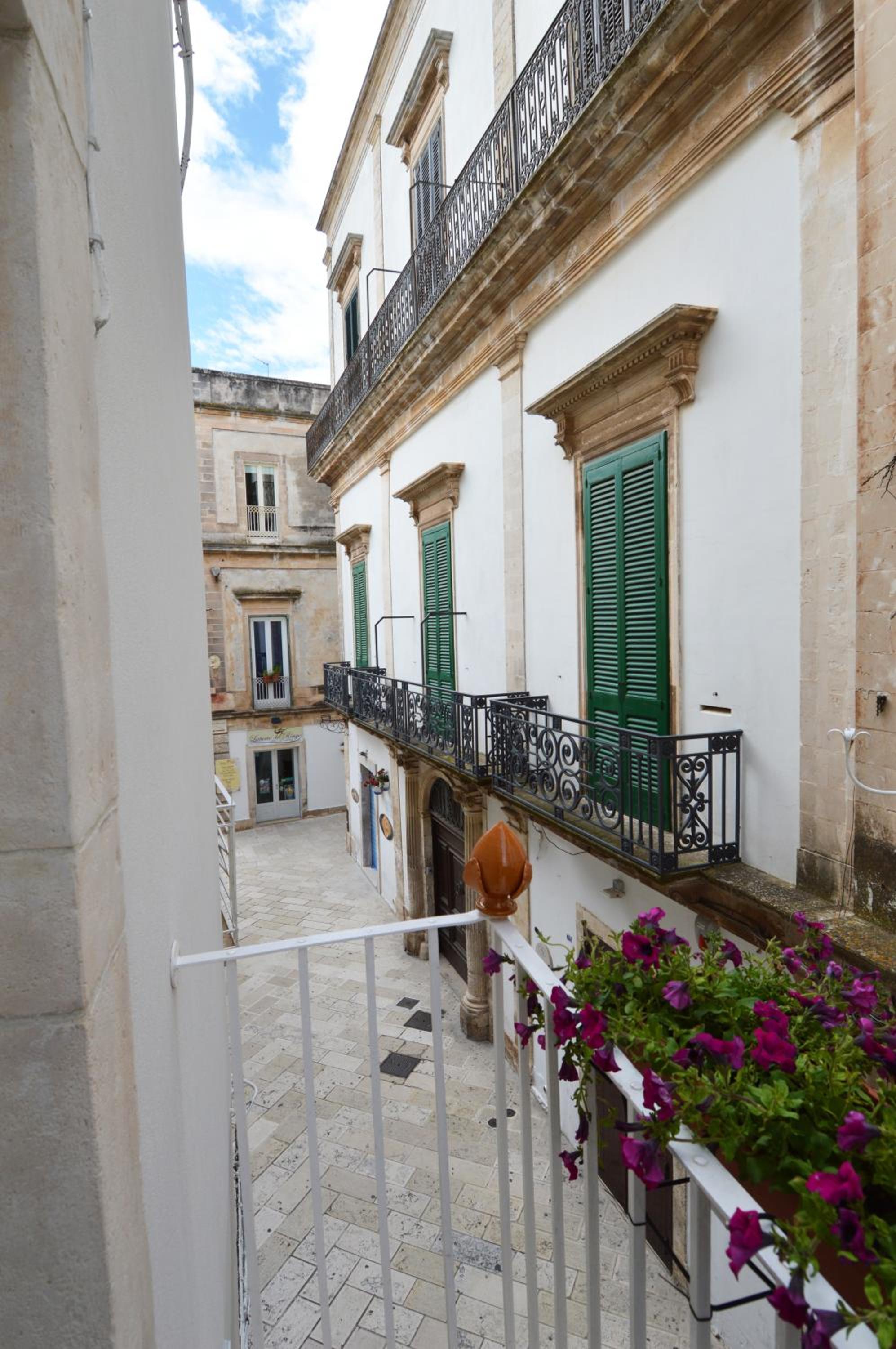 Apartment - Split Level - Photo 22