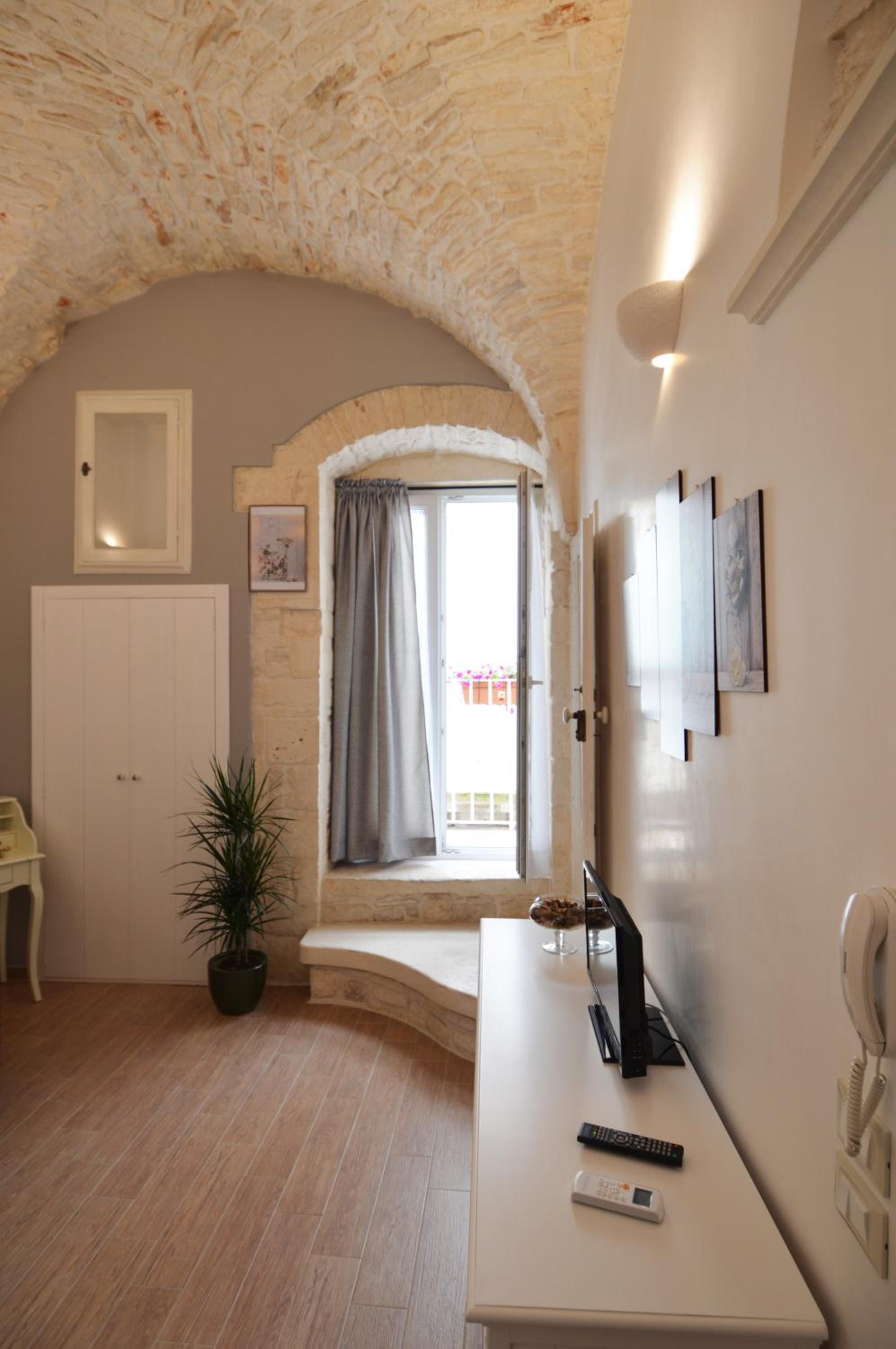 Apartment - Split Level - Photo 19
