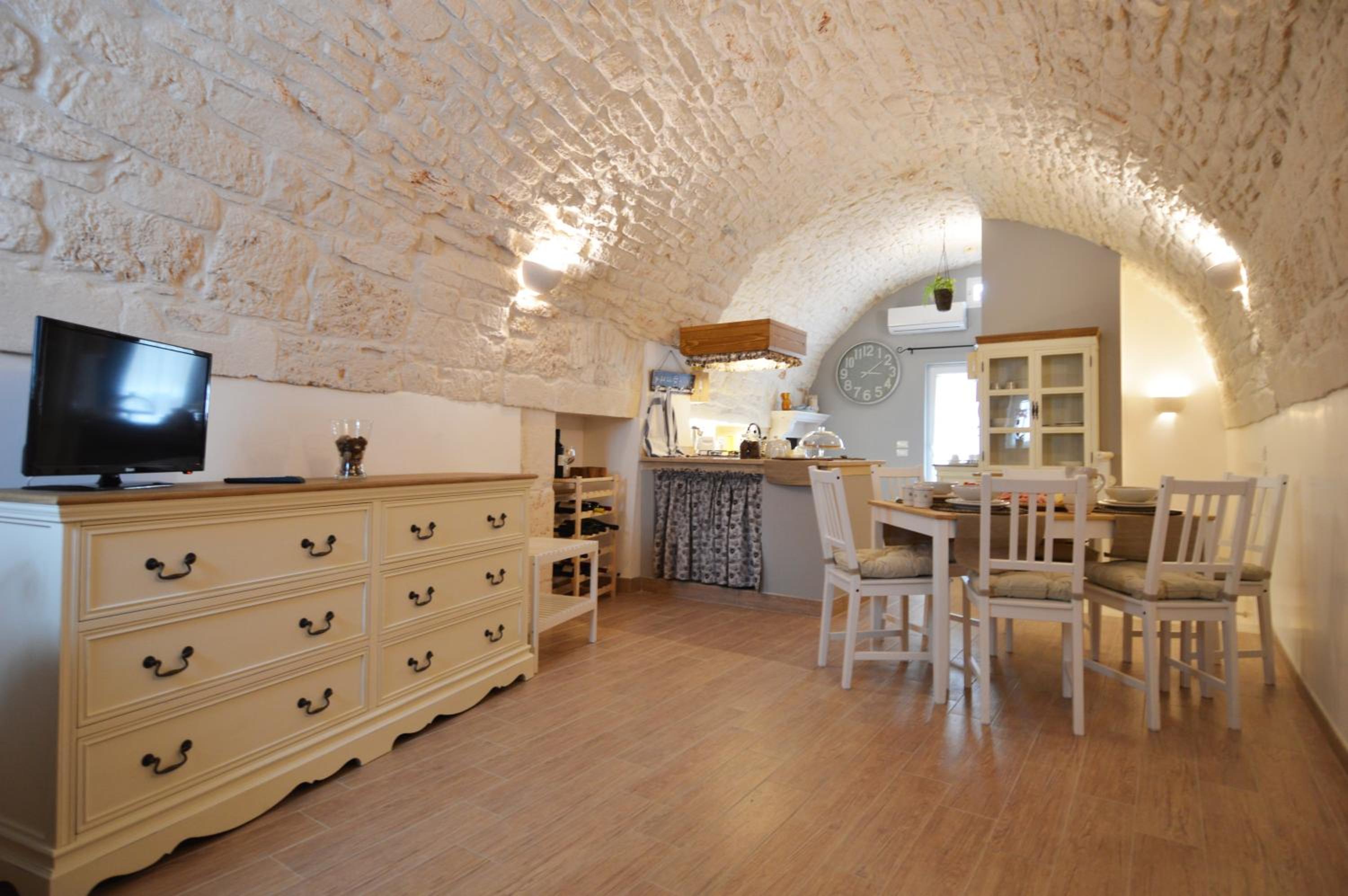 Apartment - Split Level - Photo 16