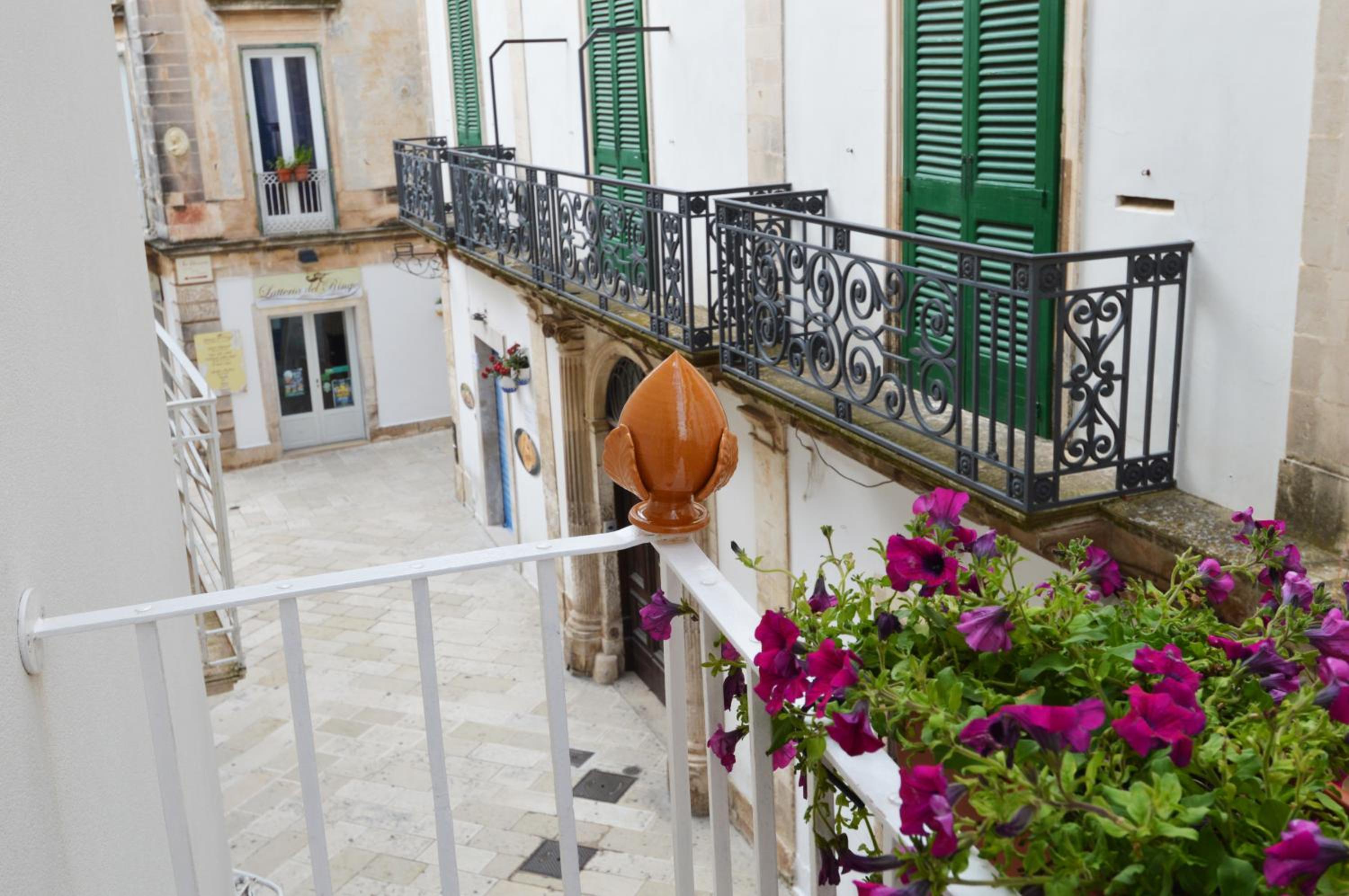Apartment - Split Level - Photo 8