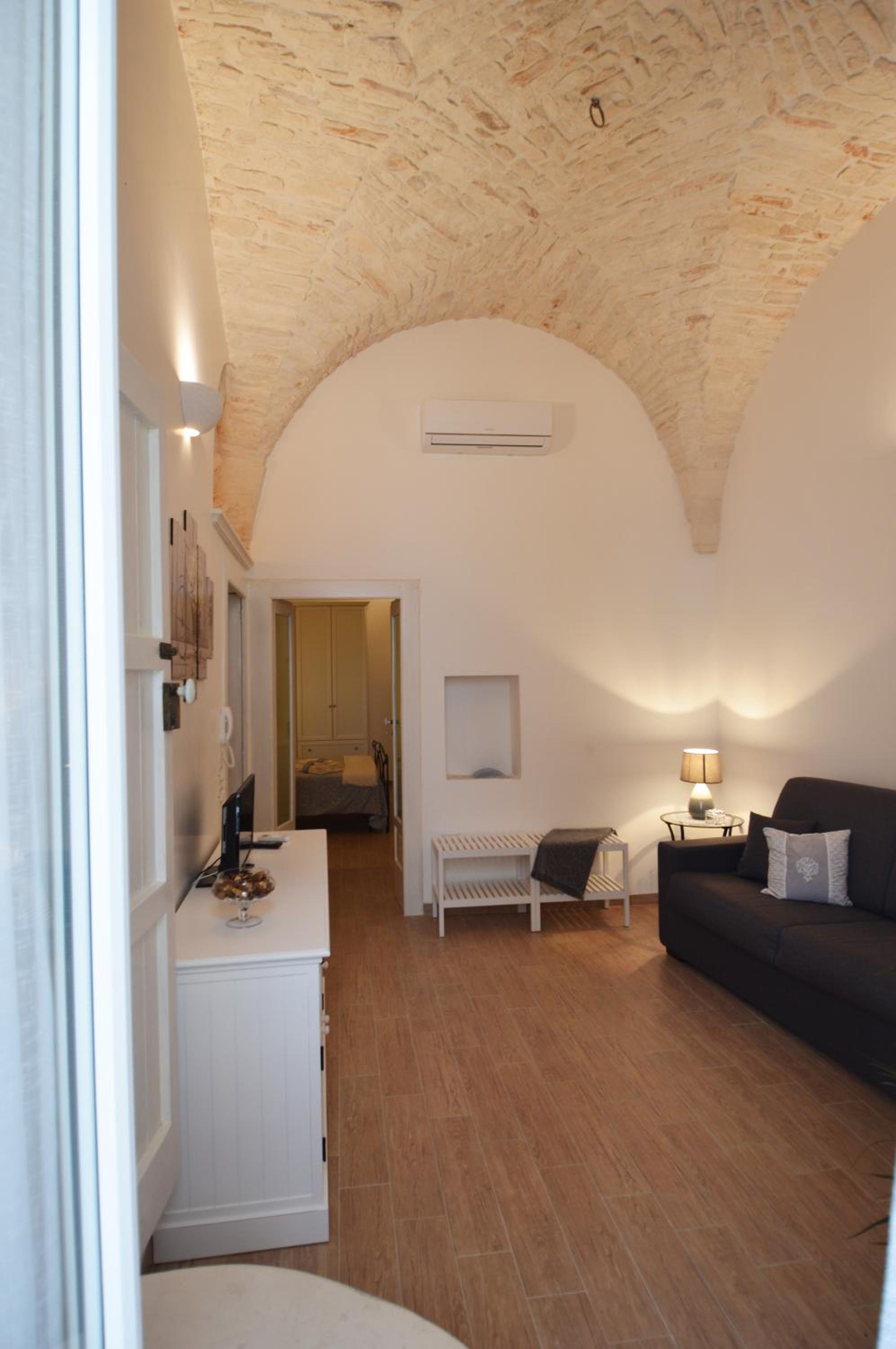 Apartment - Split Level - Photo 5