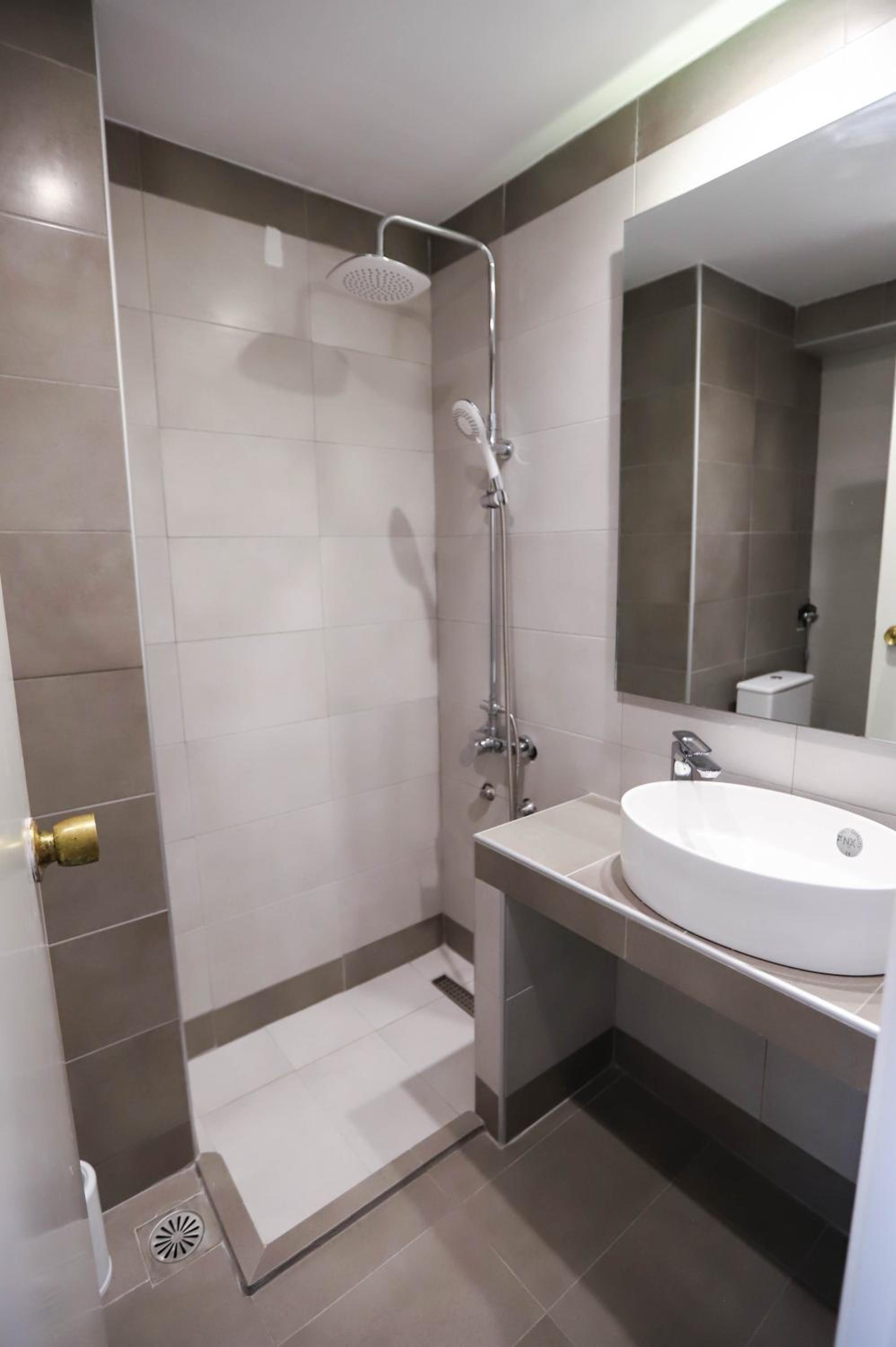 Standard Double or Twin Room with Balcony - Photo 9