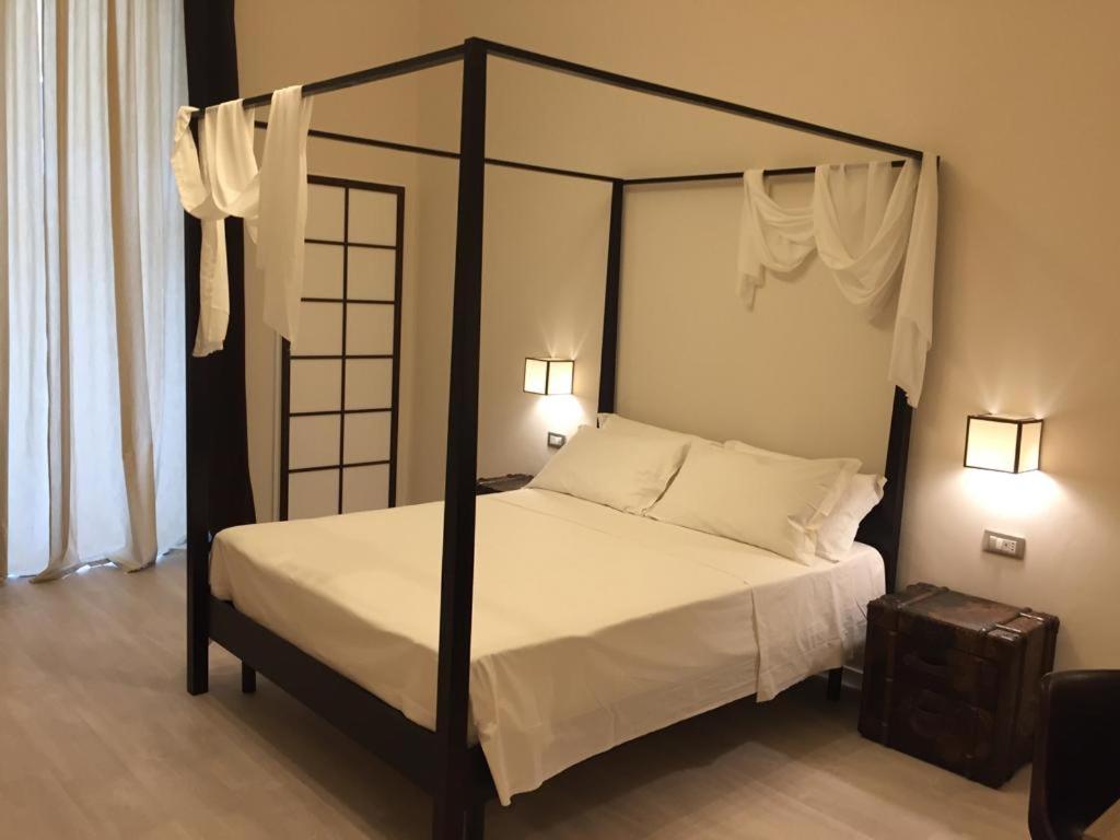 Junior Suite with Balcony - Photo 2