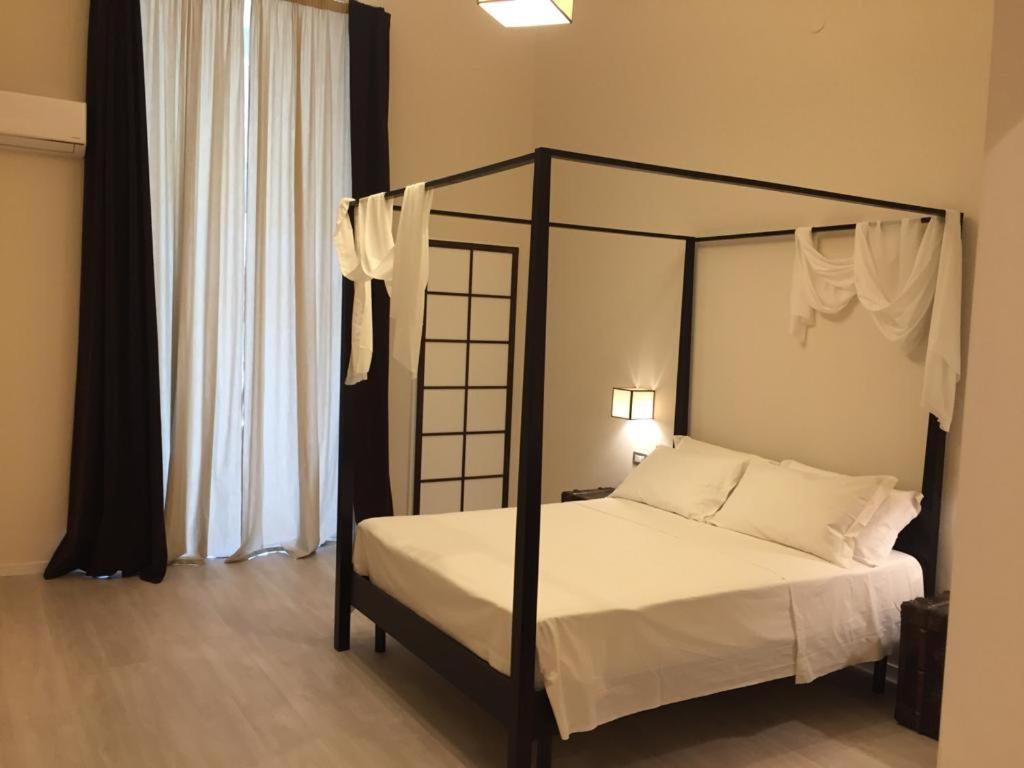 Junior Suite with Balcony - Photo 15
