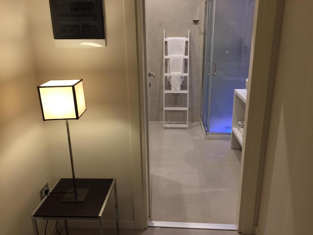 Junior Suite with Balcony - Photo 19