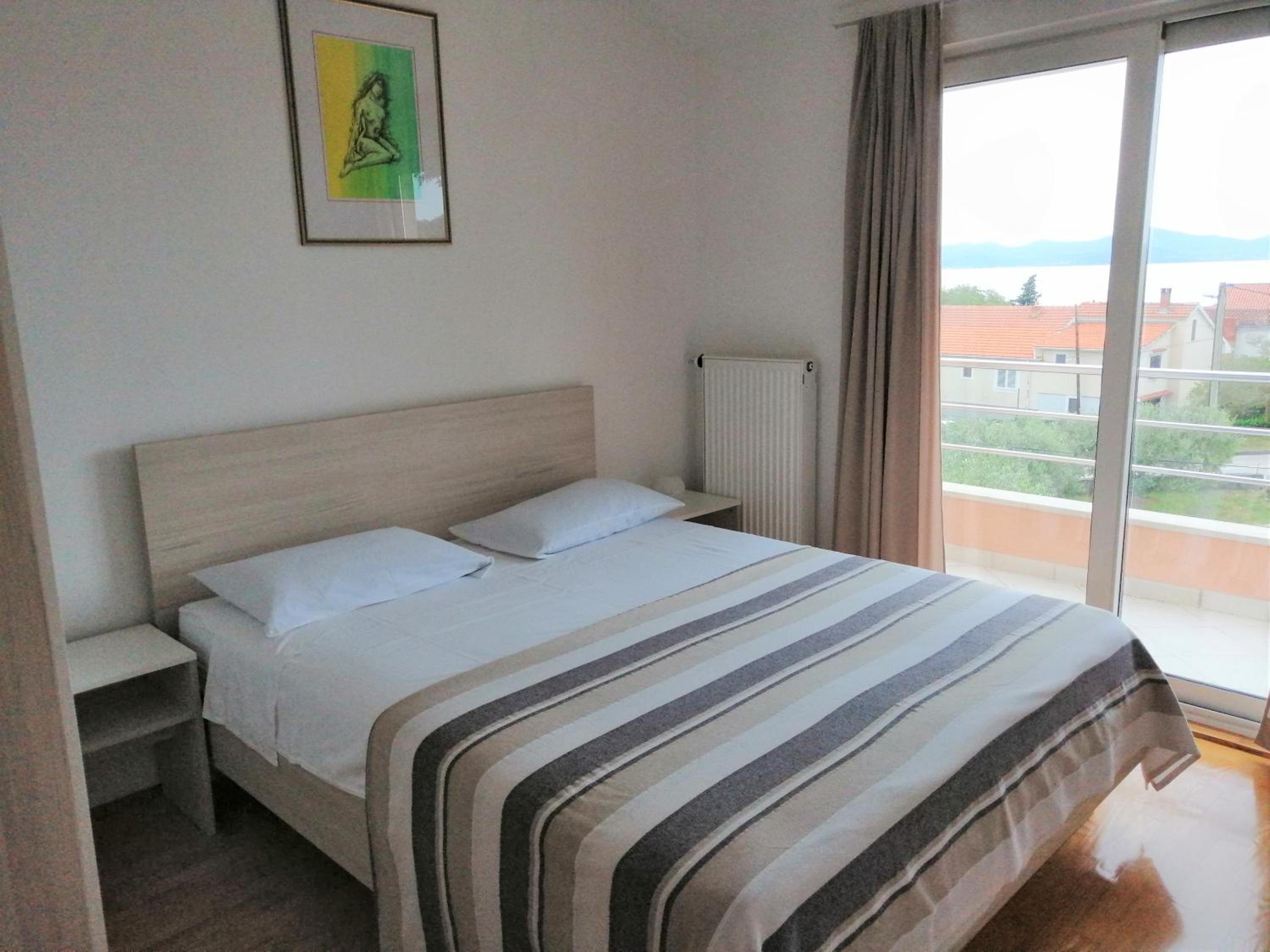 Apartment with Balcony and Sea View - Photo 1