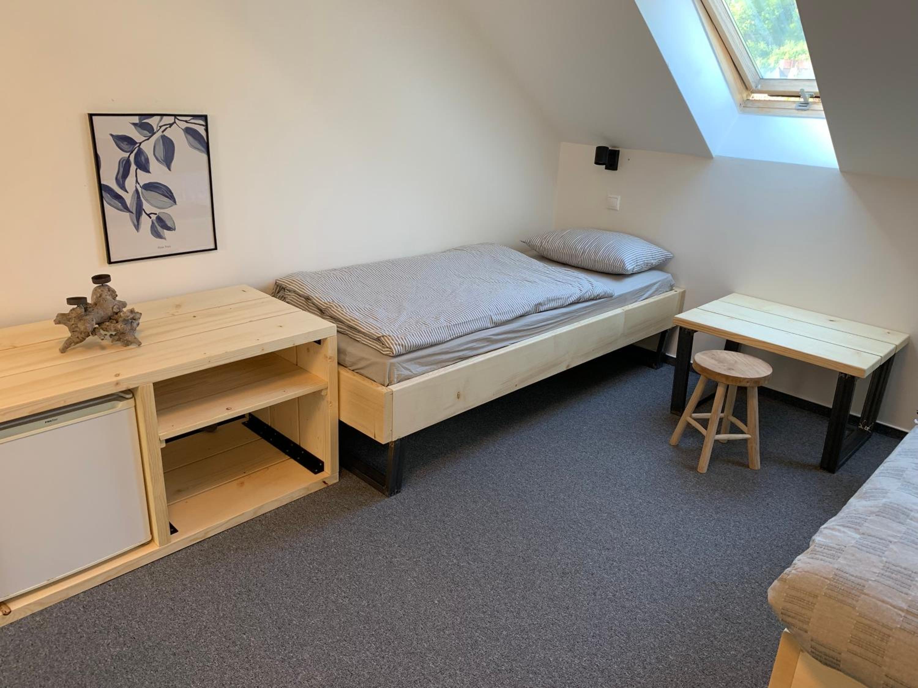 One-Bedroom Suite - Photo 4