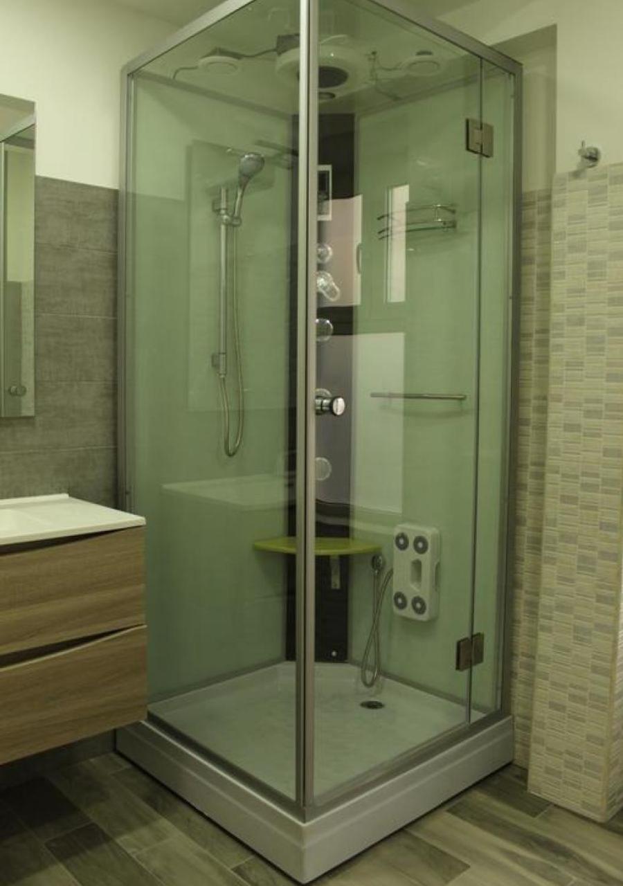 Double or Twin Room with Private Bathroom - Photo 15