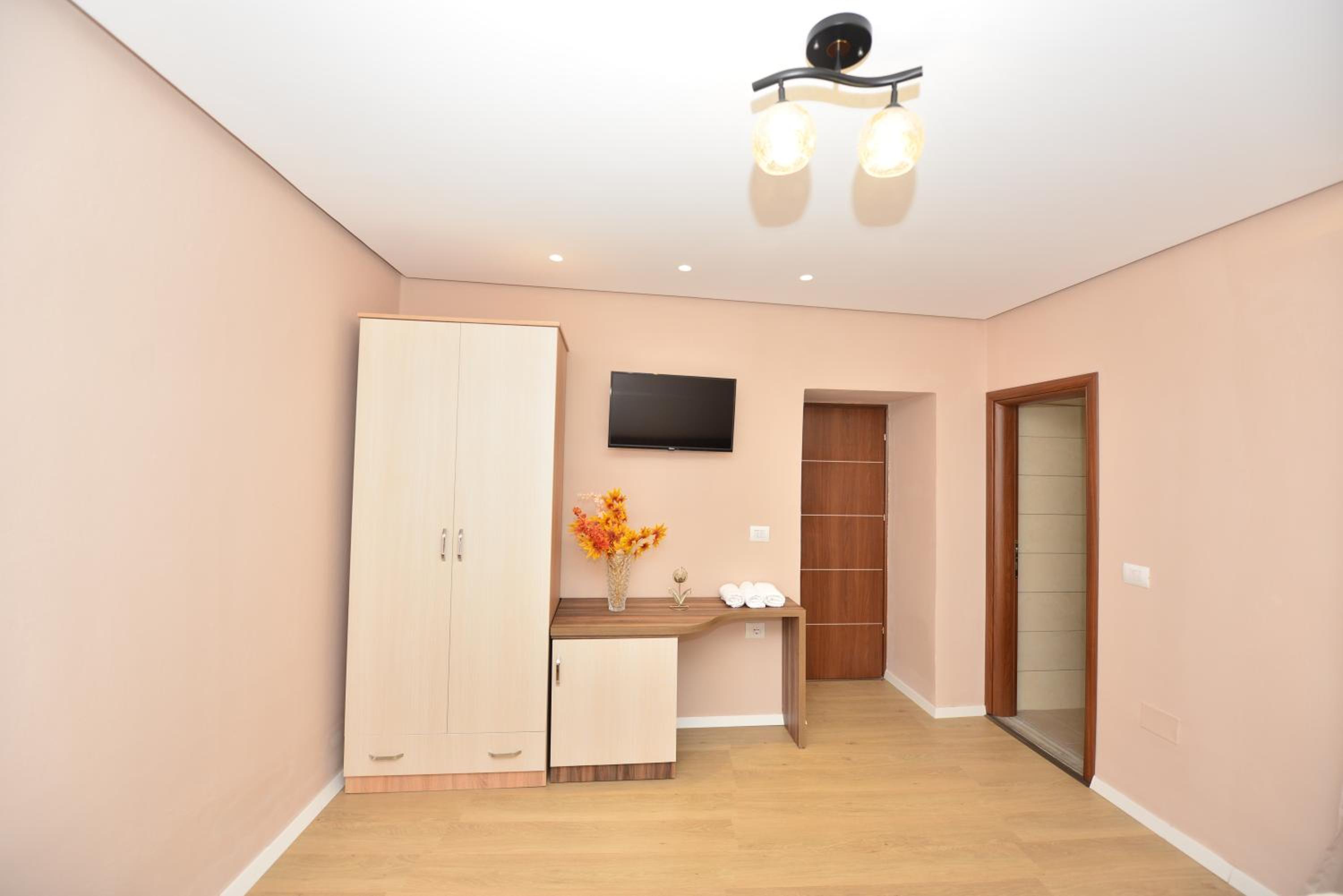 Deluxe Family Room photo 3