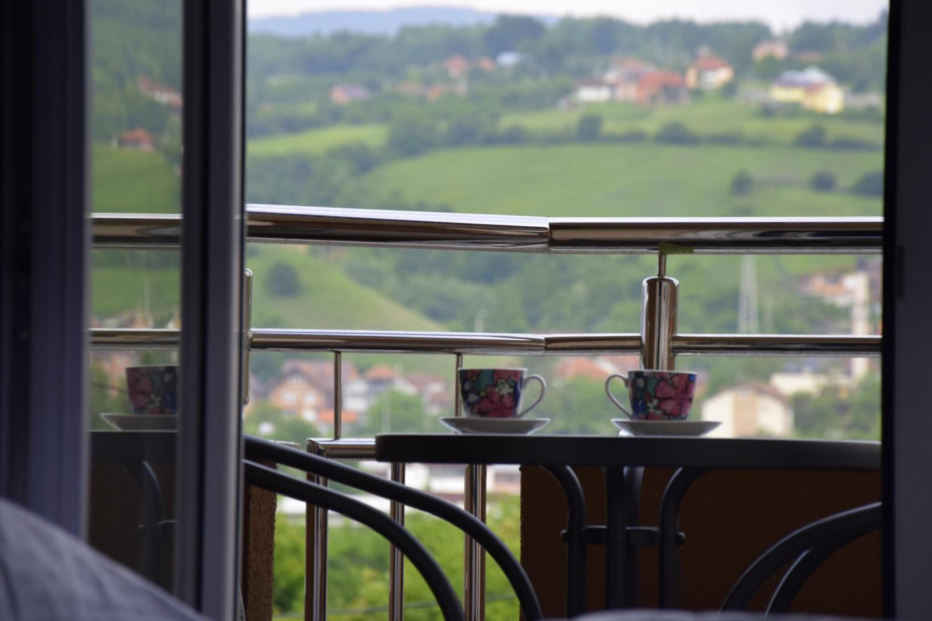 Apartment with Balcony photo 3