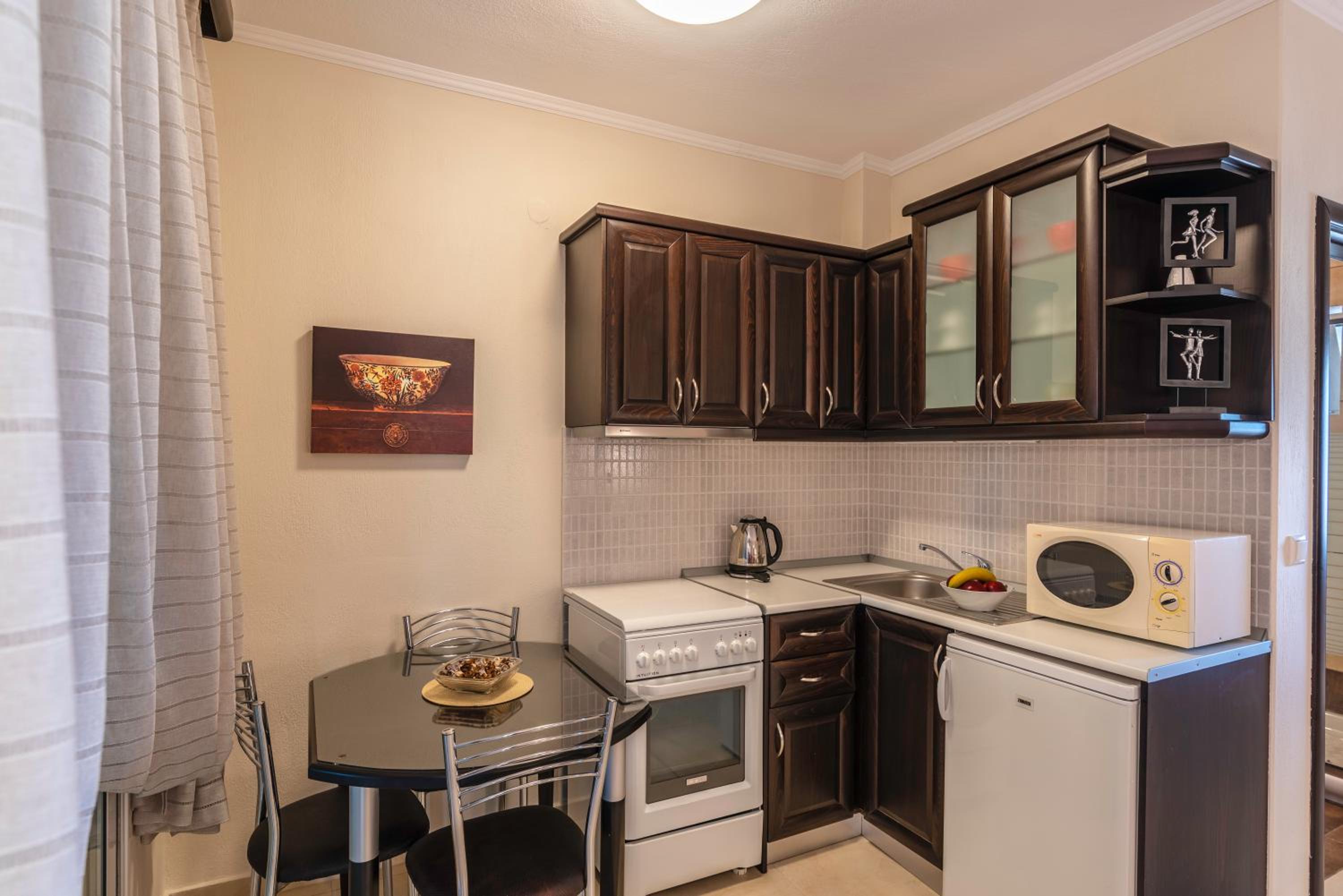 Family Studio (2 Adults + 2 Children) photo 2