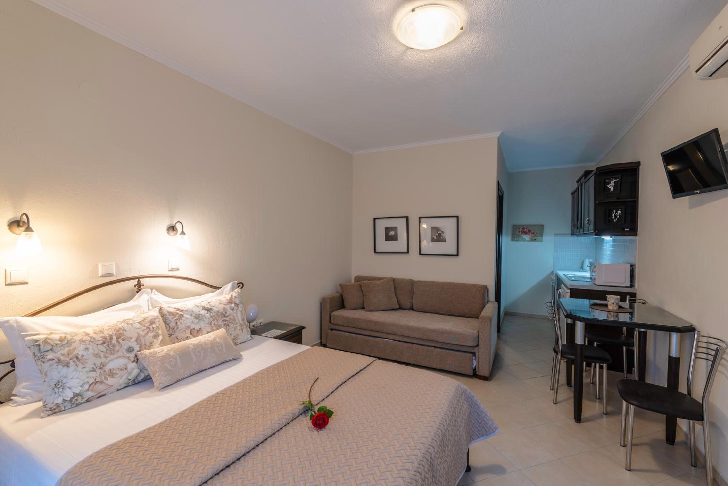 Studio with Garden View (3 Adults) - Ground Floor photo 2
