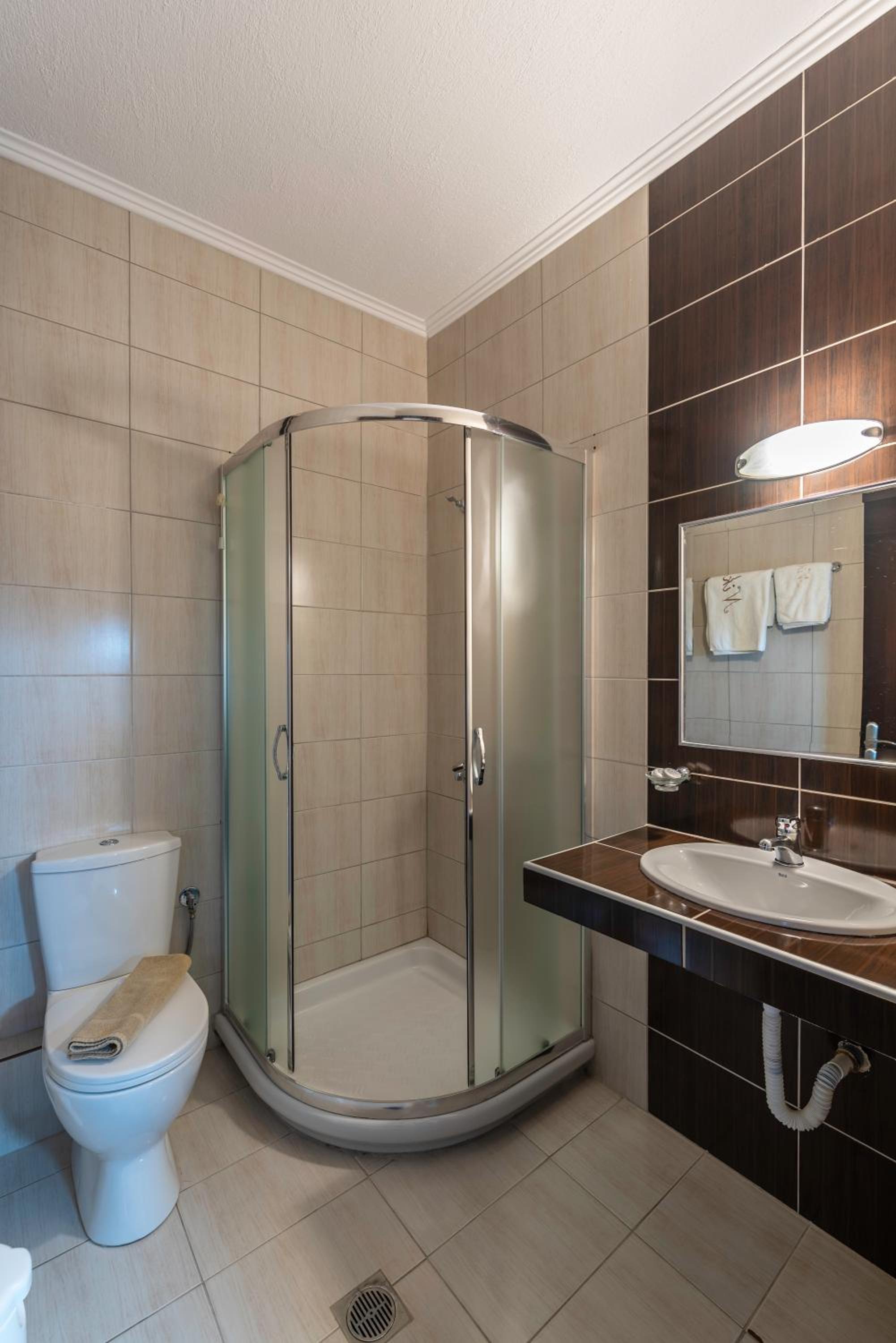 Studio with Garden View (3 Adults) - Ground Floor photo 3