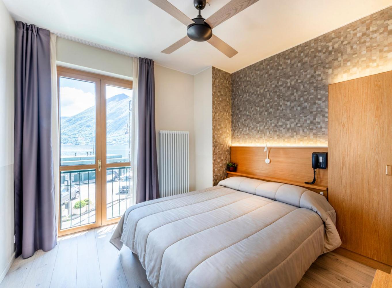 Double or Twin Room with Lake View