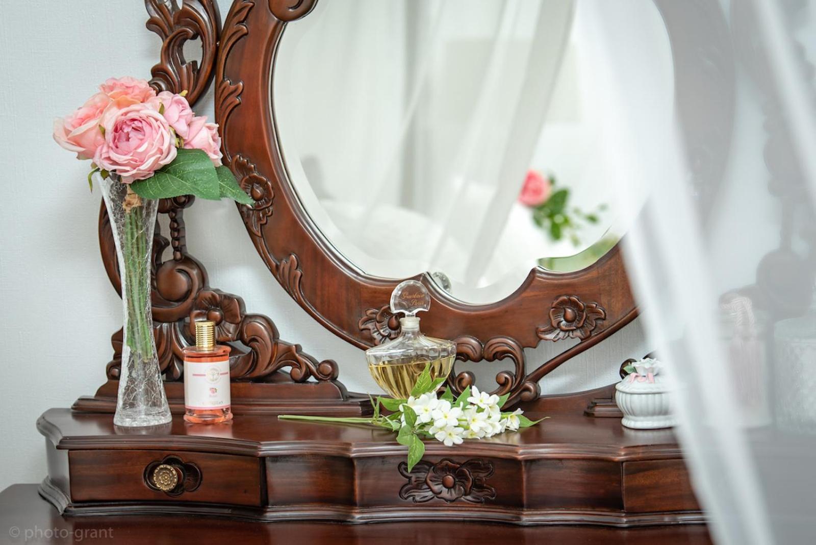 Deluxe King Room - Photo 8