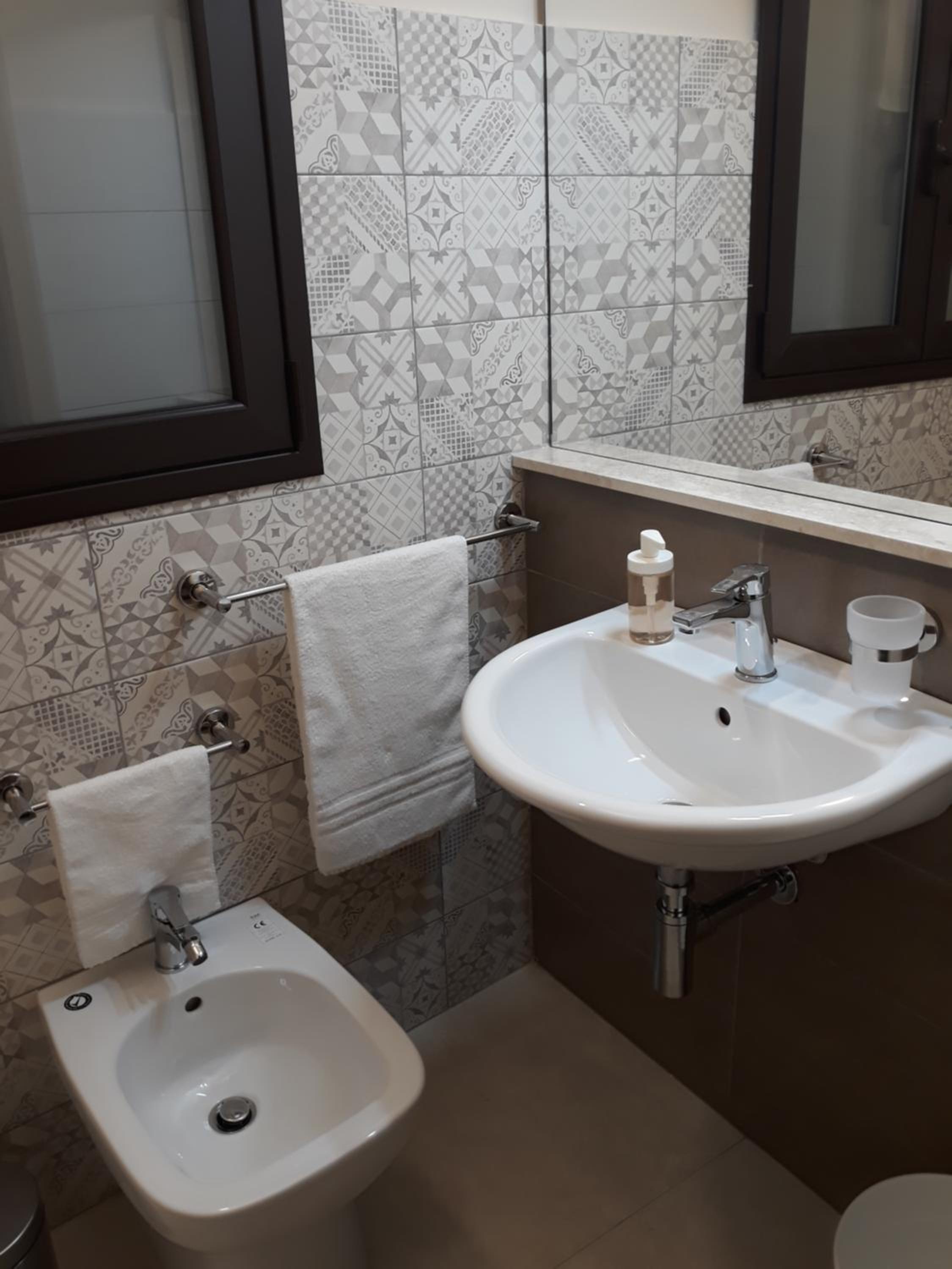 Deluxe Room - Photo 2