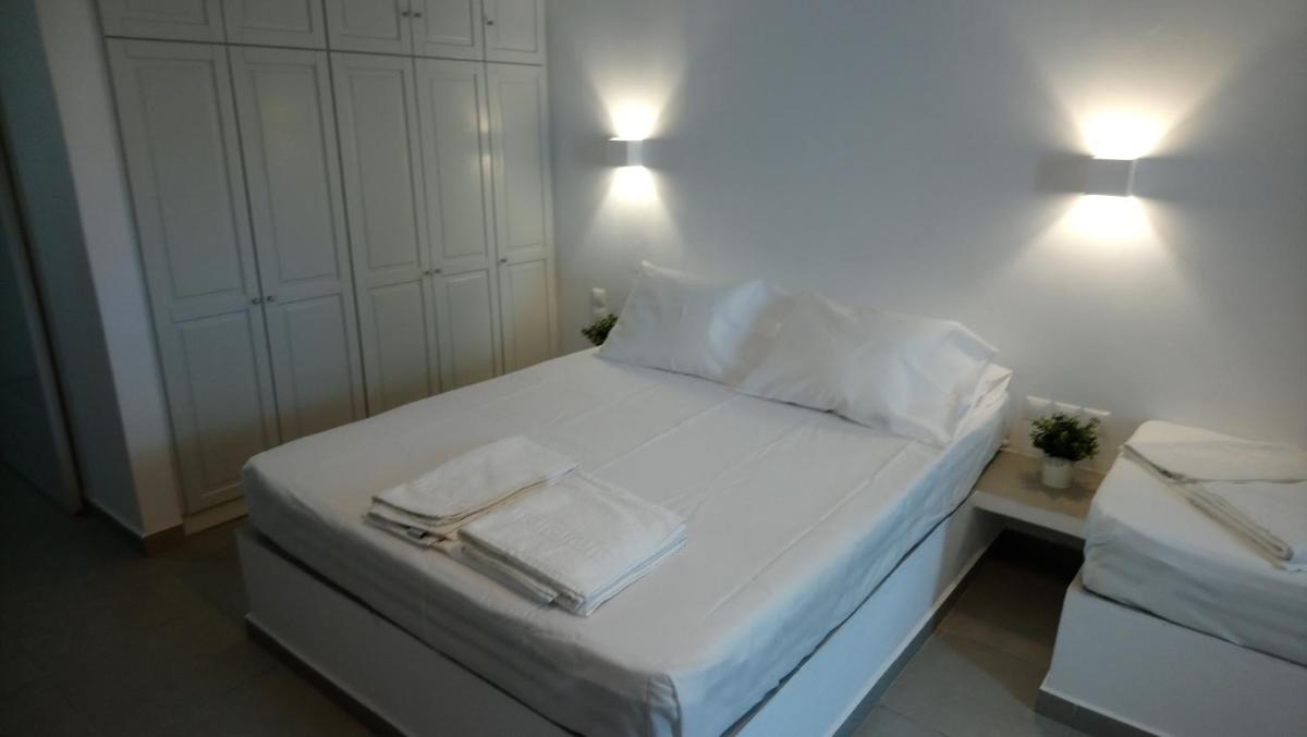 Studio Apartment - Photo 1