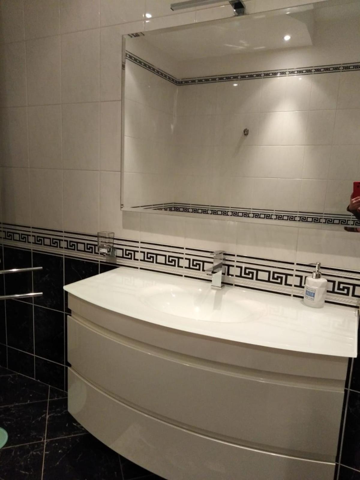 Double Room with Spa Bath - Photo 8