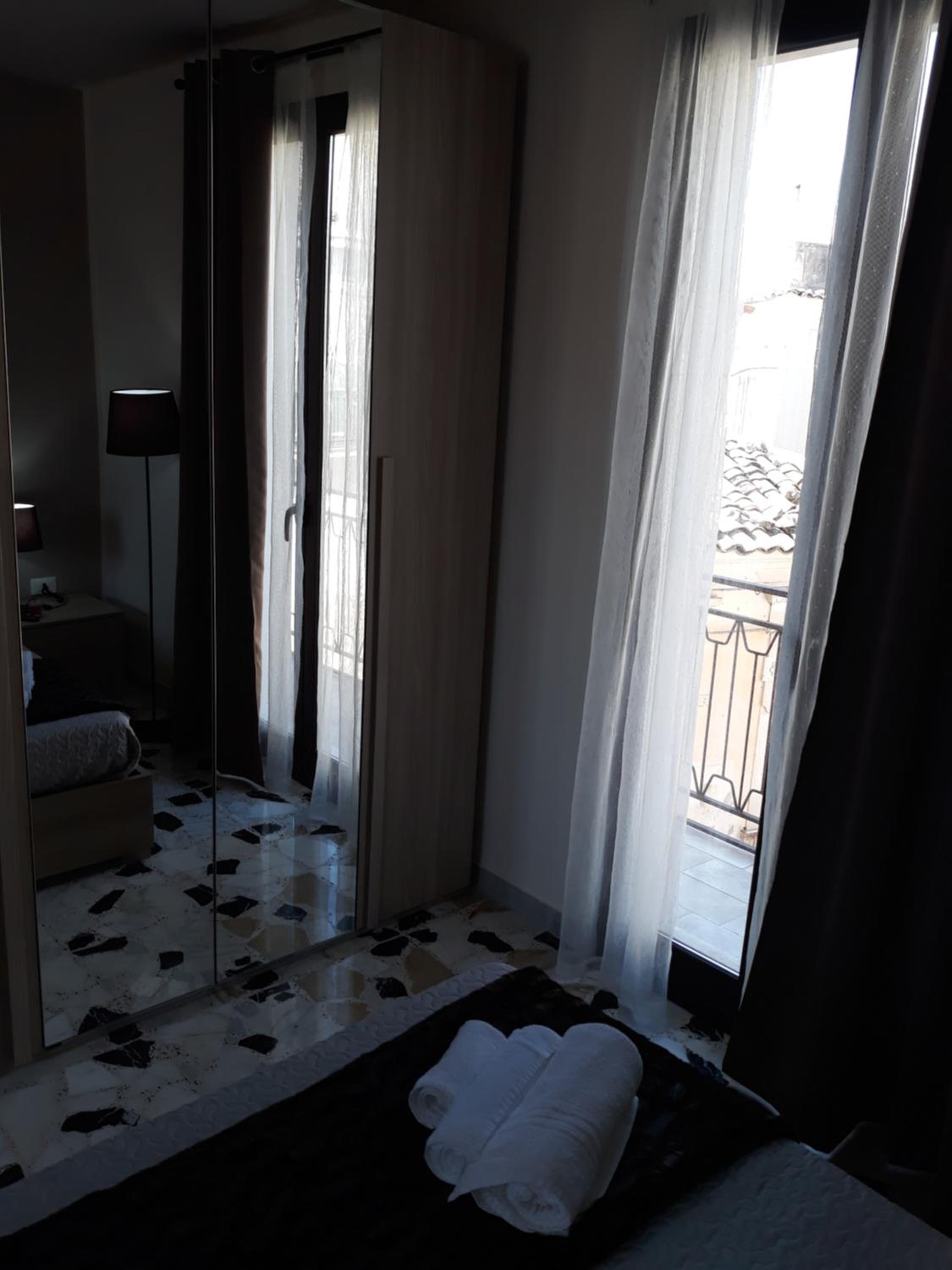 Triple Room with Private Bathroom - Photo 3