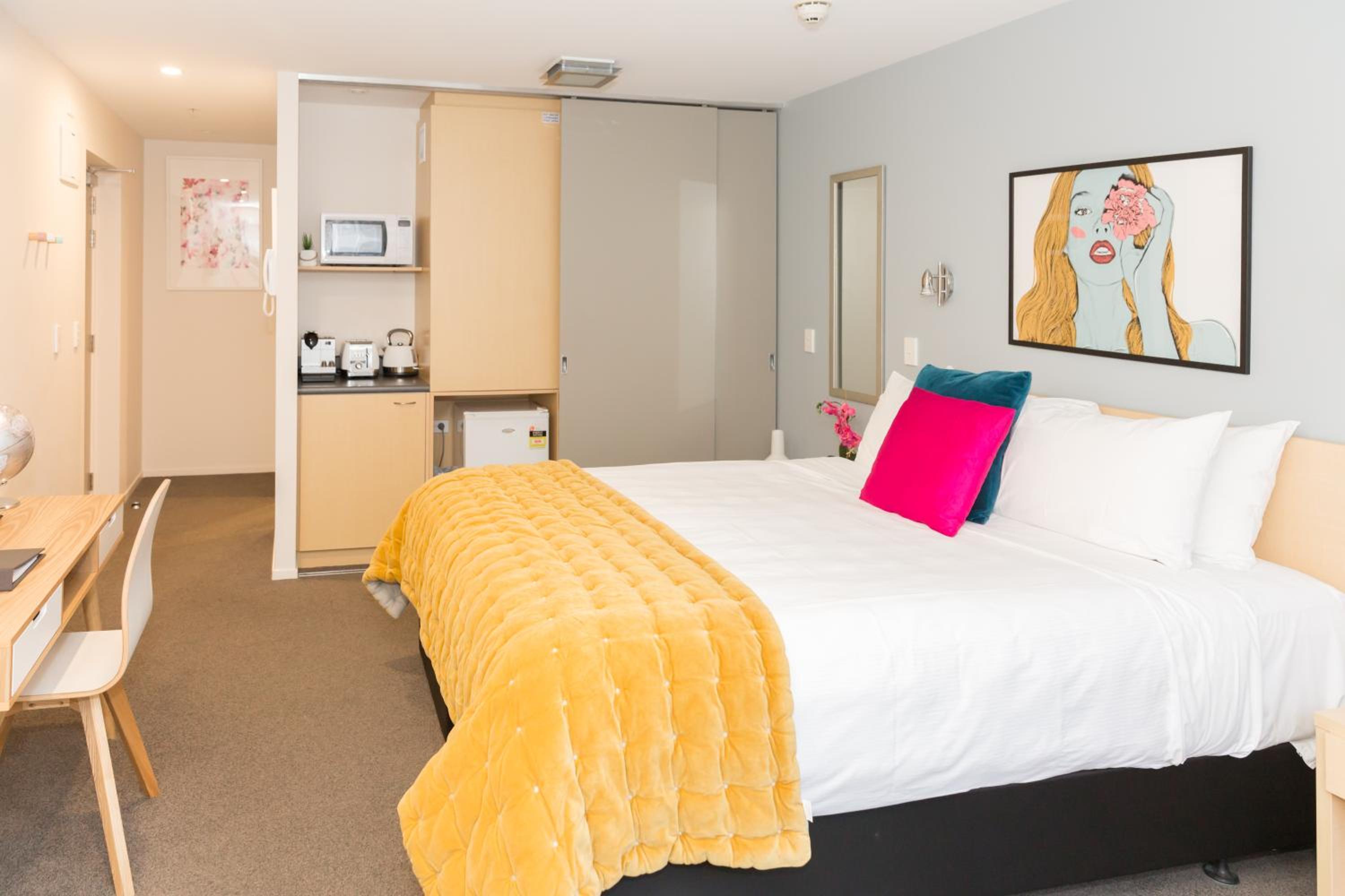 Studio Apartment photo 3