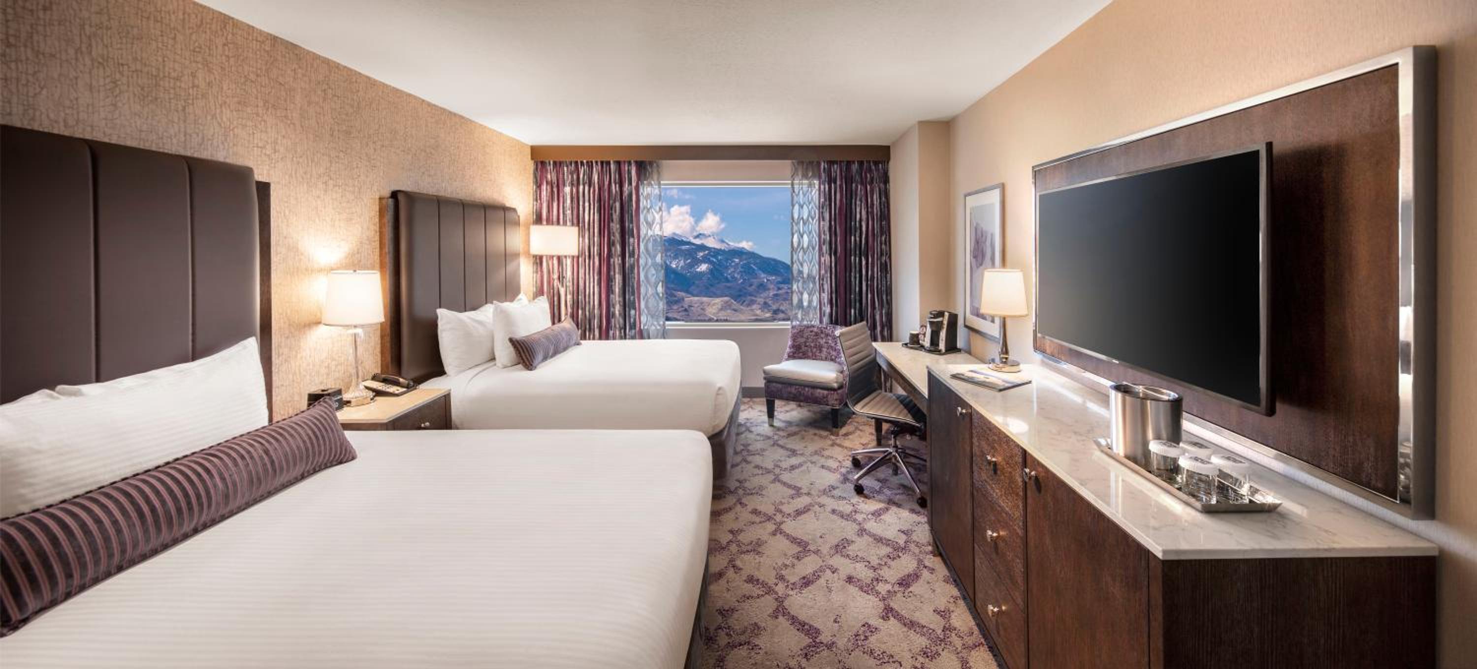 Mountain View Room, 2 Queen, Non-Smoking - Photo 3