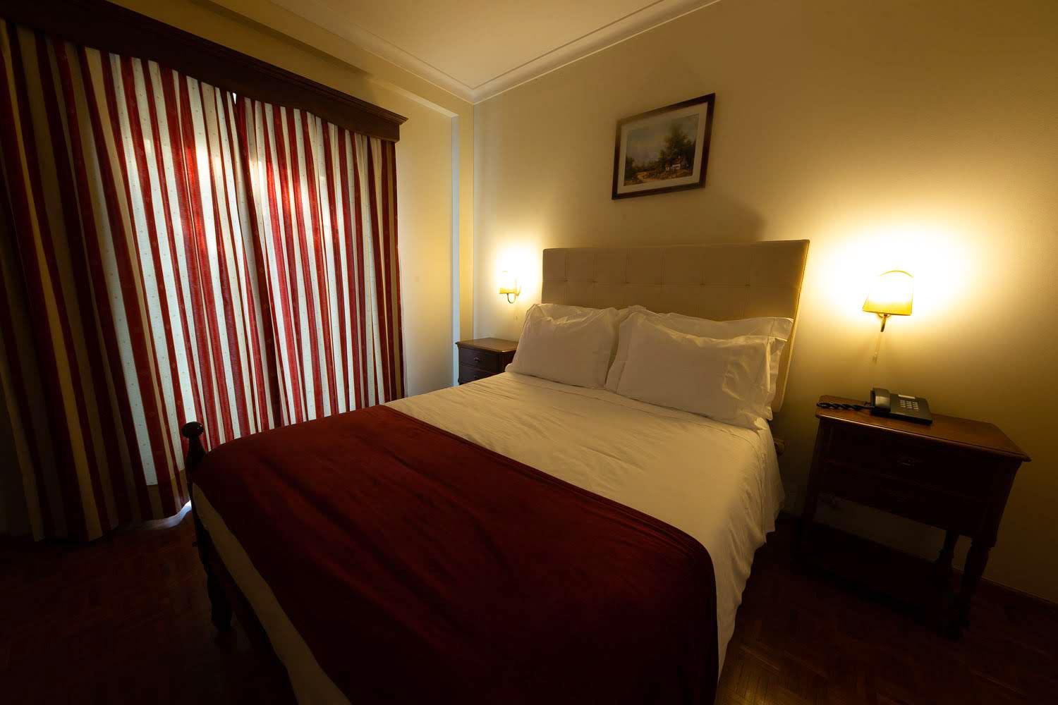 Double Room with Street View - Photo 2