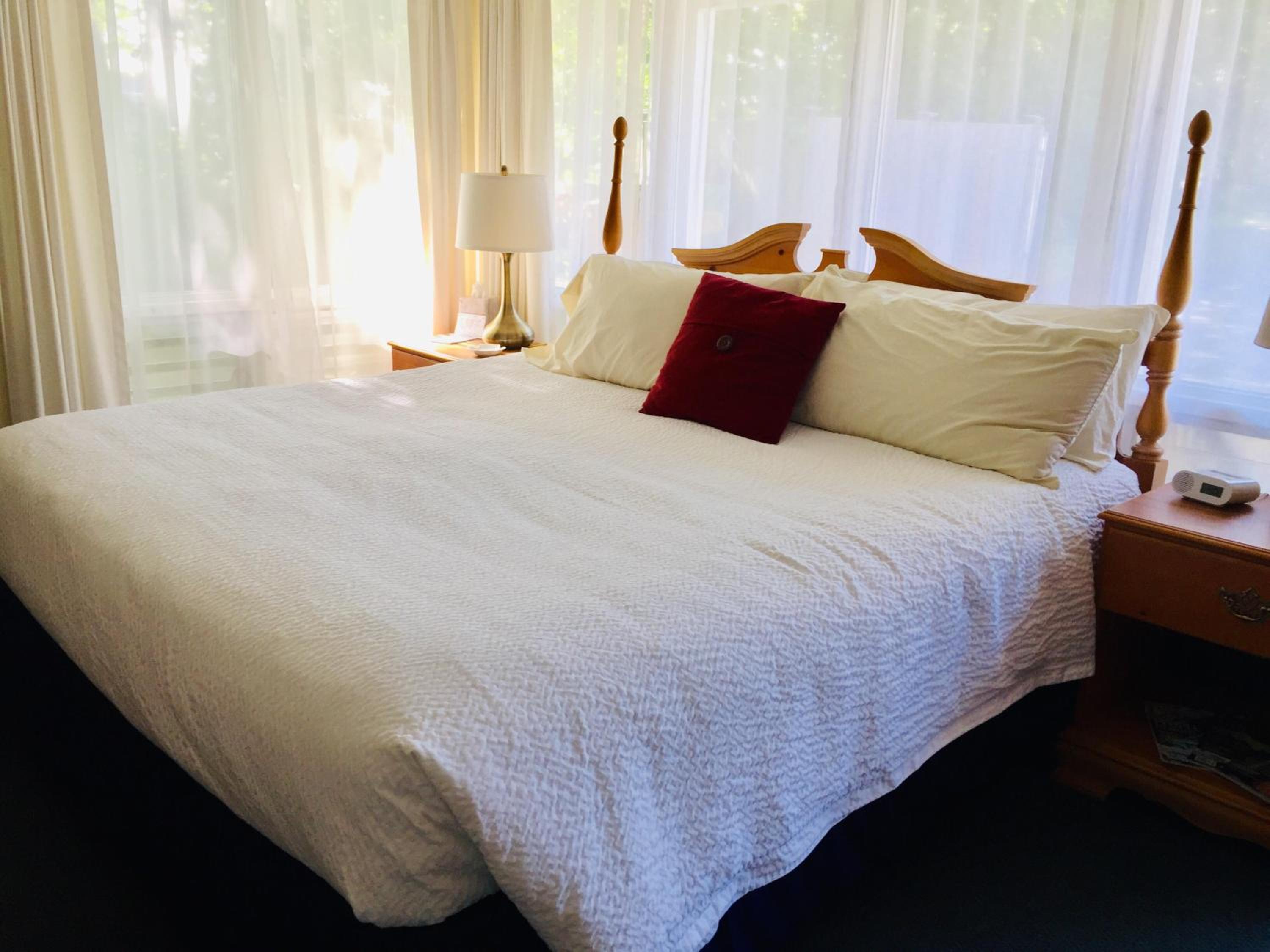 Deluxe King Room - Photo 1