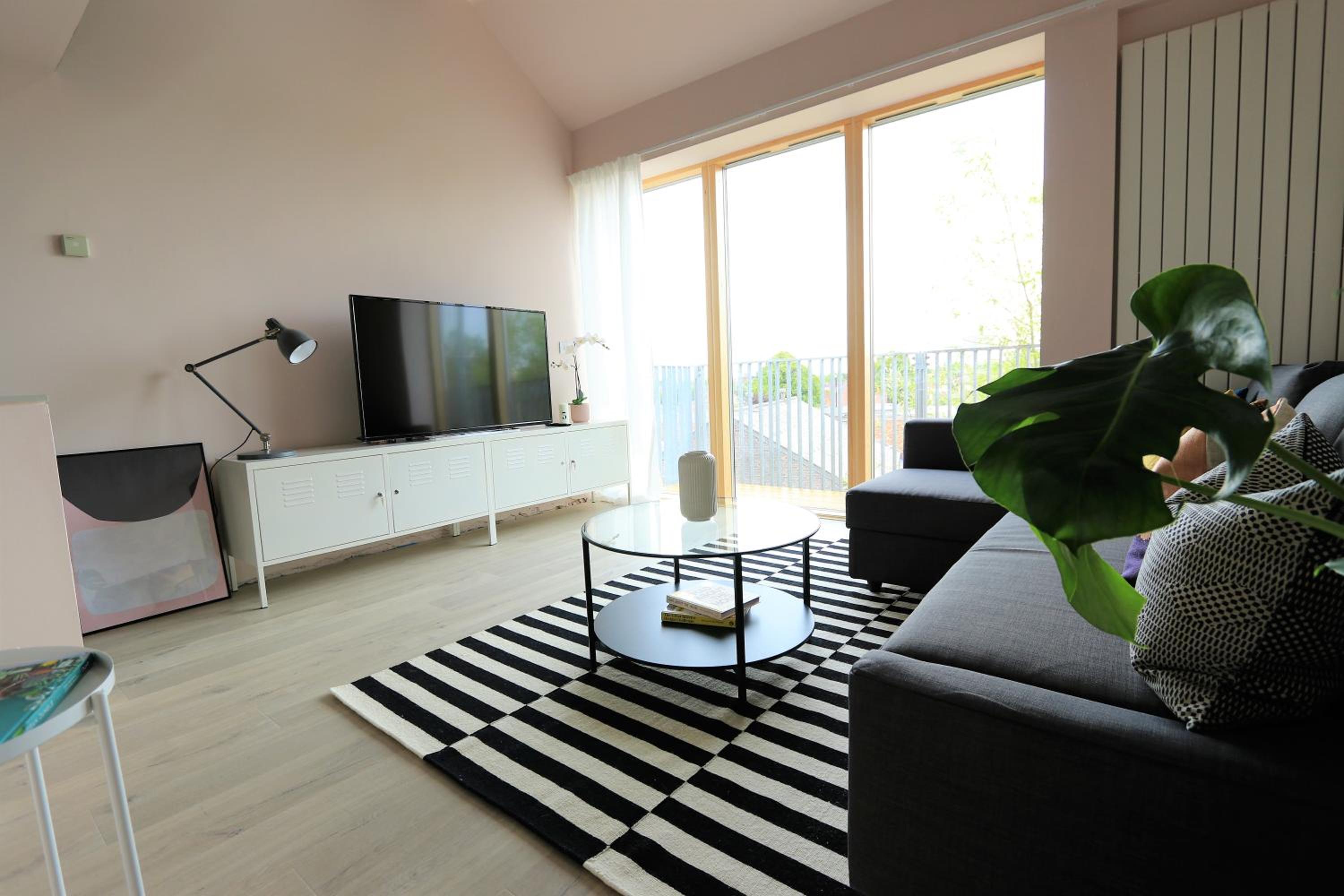 Apartment photo 2