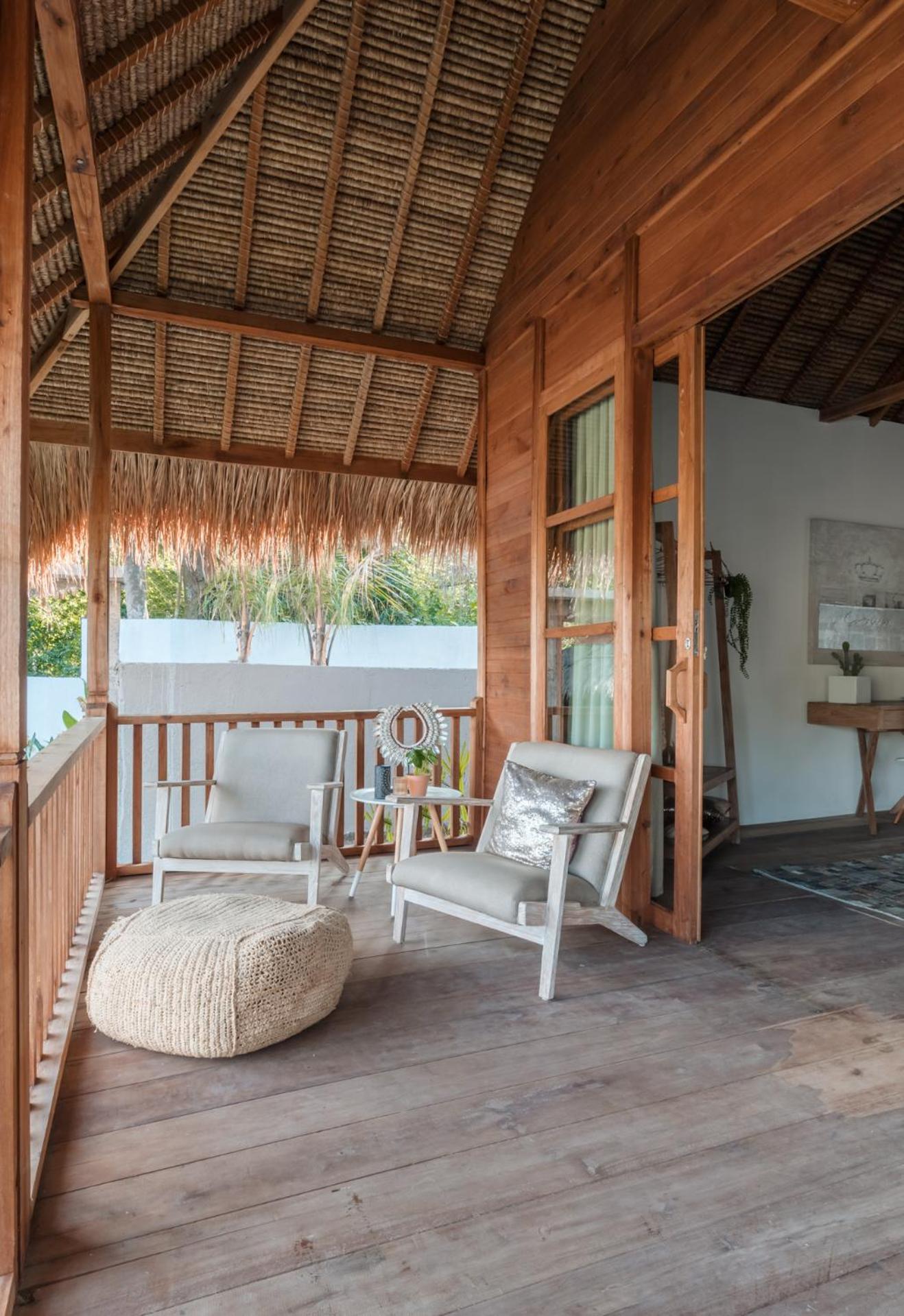 Deluxe Double Room with Balcony - Photo 12