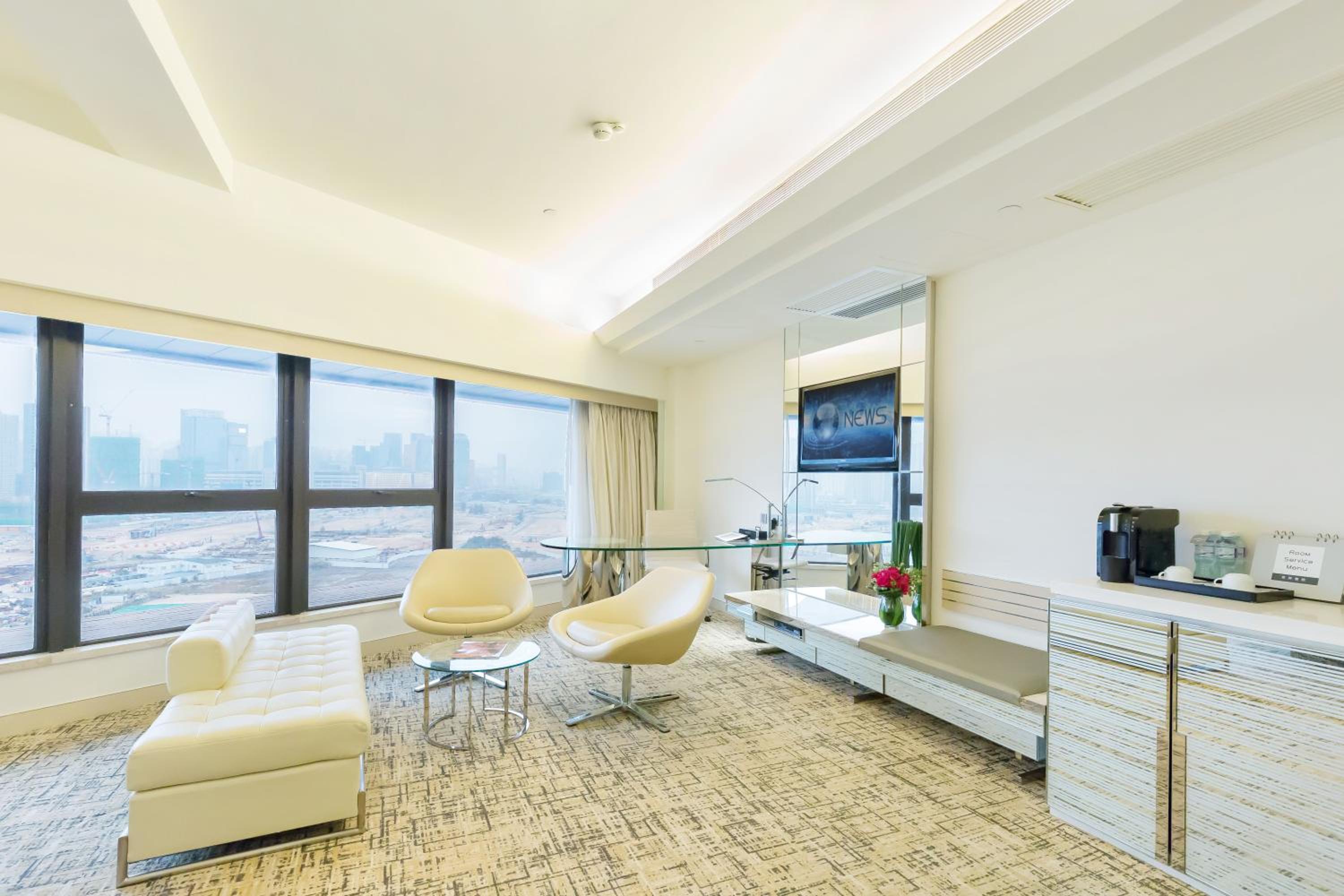 Deluxe Suite photo 2