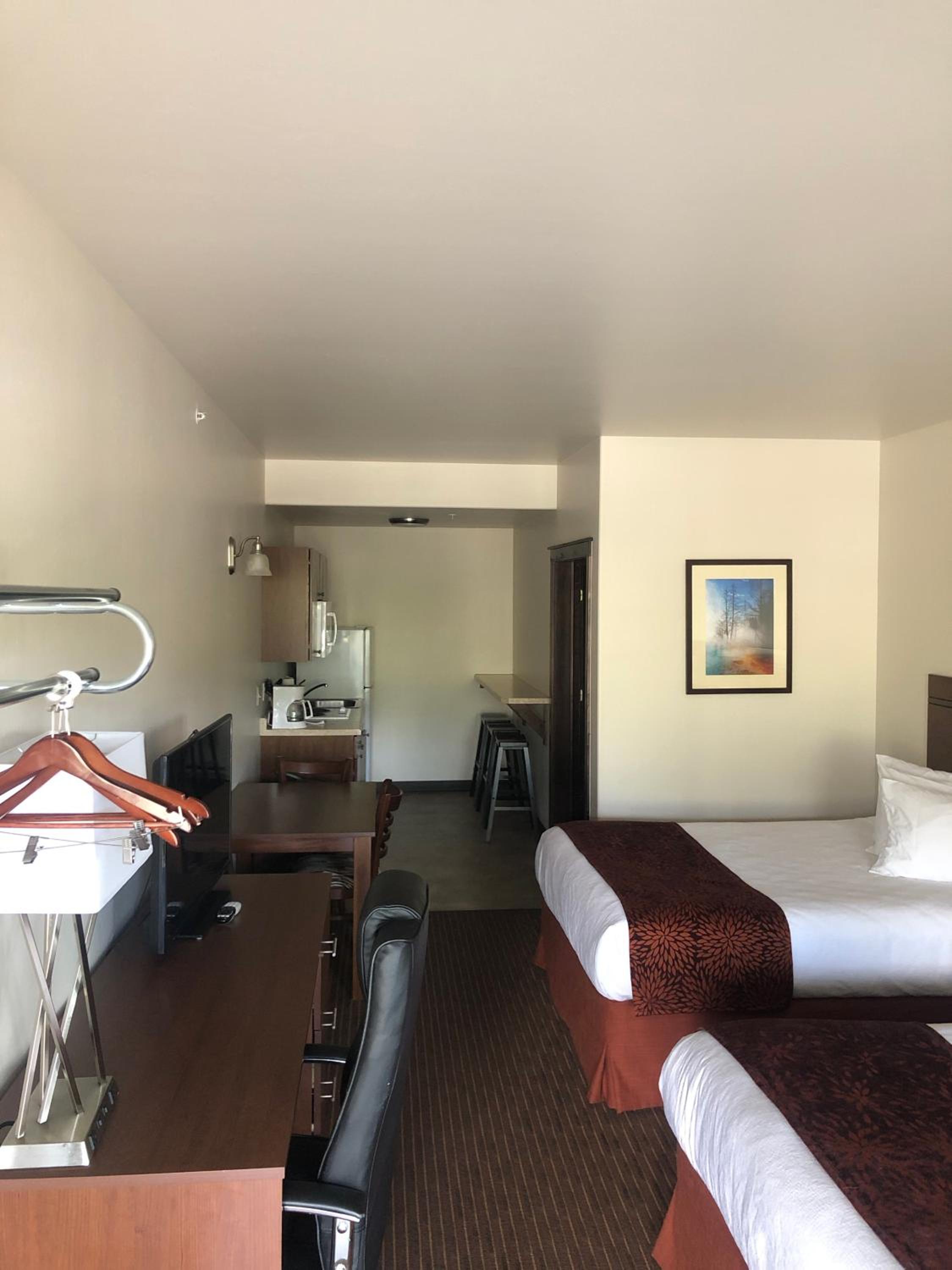 Queen Suite photo 1