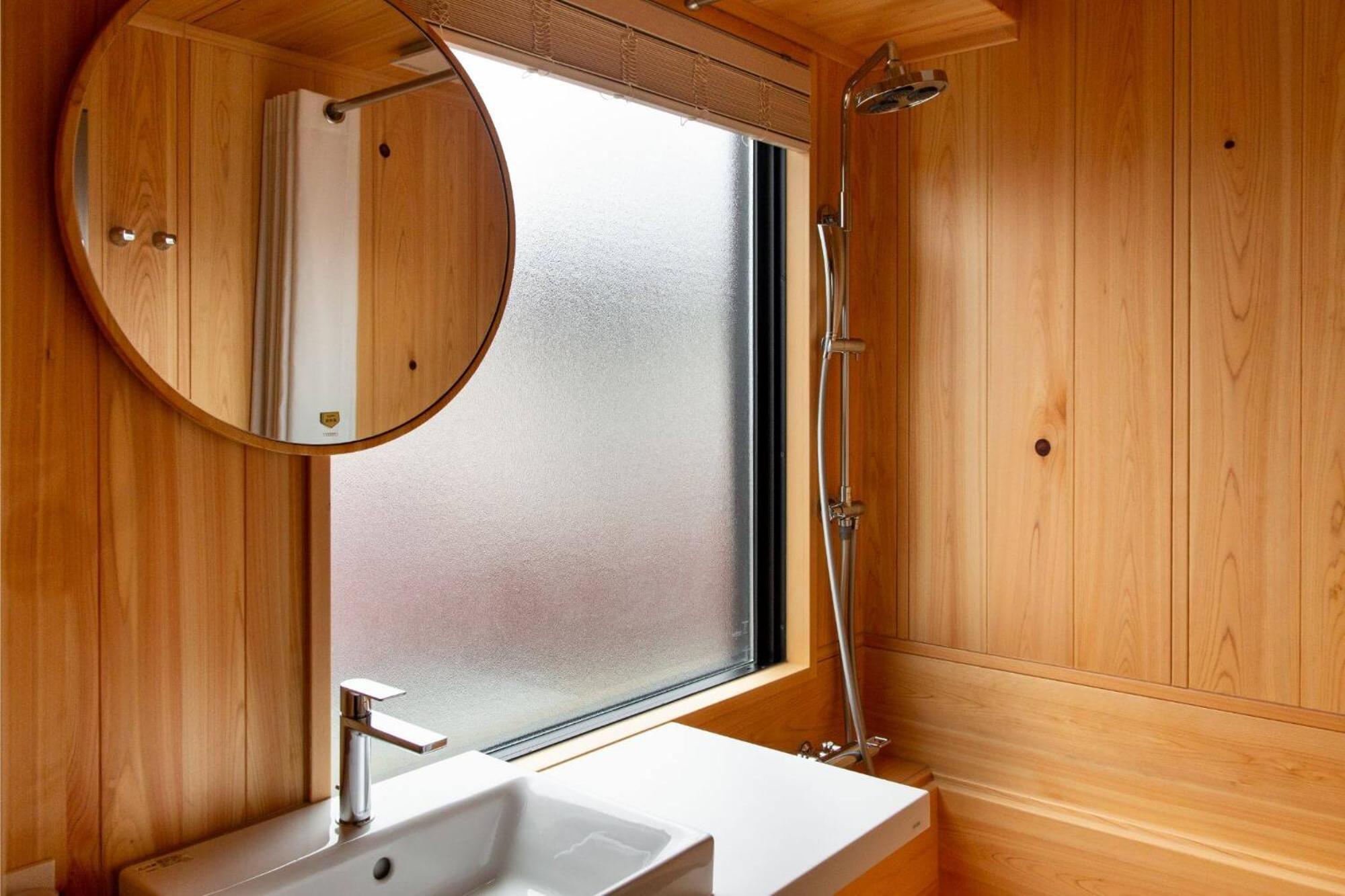 Twin Room - Photo 11