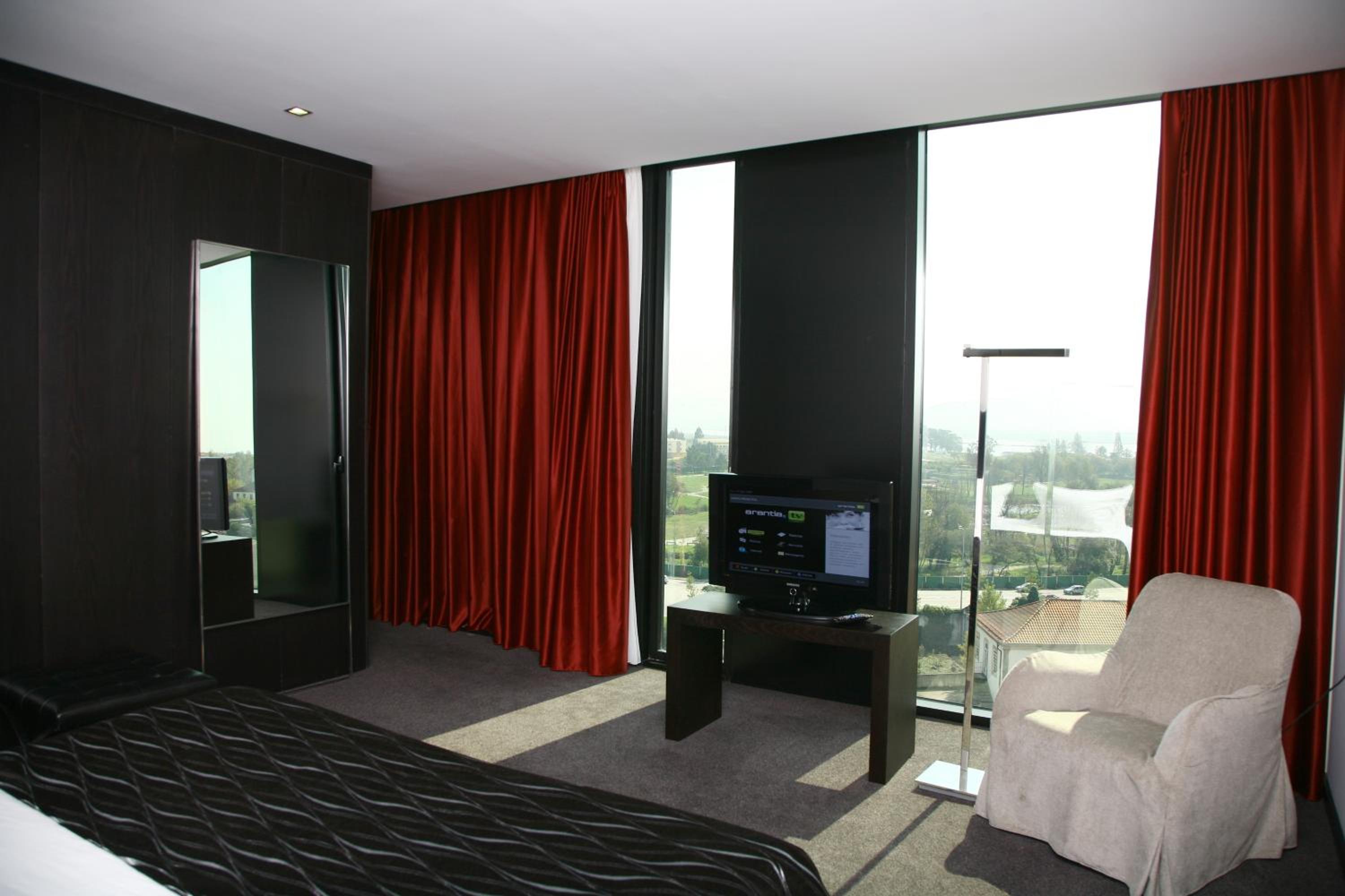 Family Room (2 Adults + 2 Children) - Photo 5