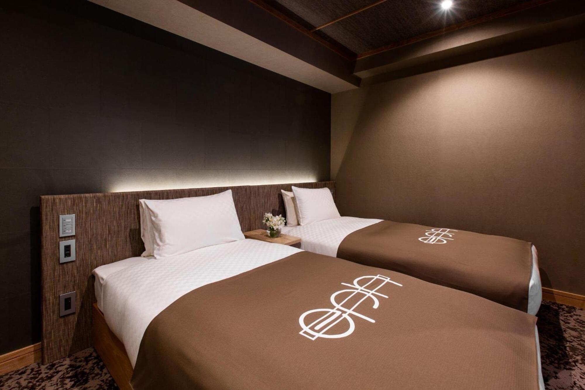 Deluxe Twin Room - Photo 13