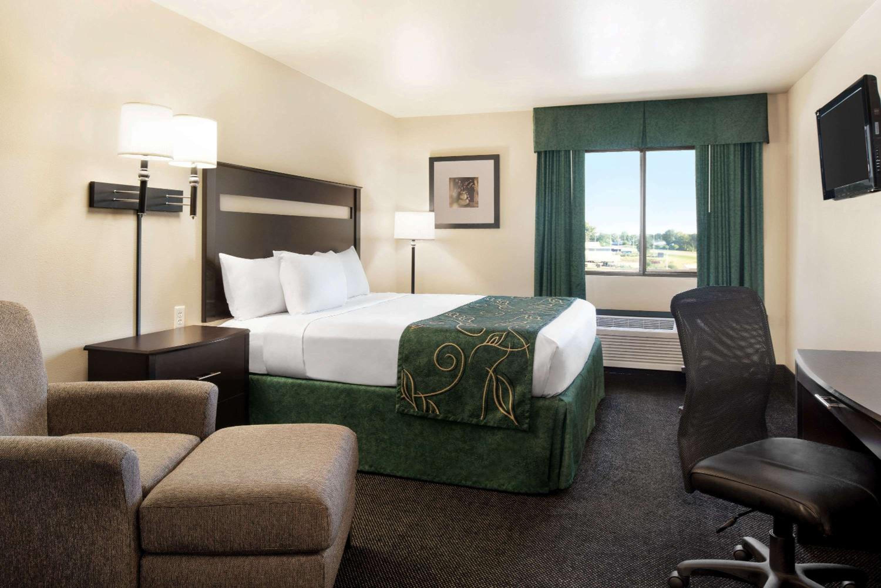 King Room - Mobility Access/Non-Smoking photo 1