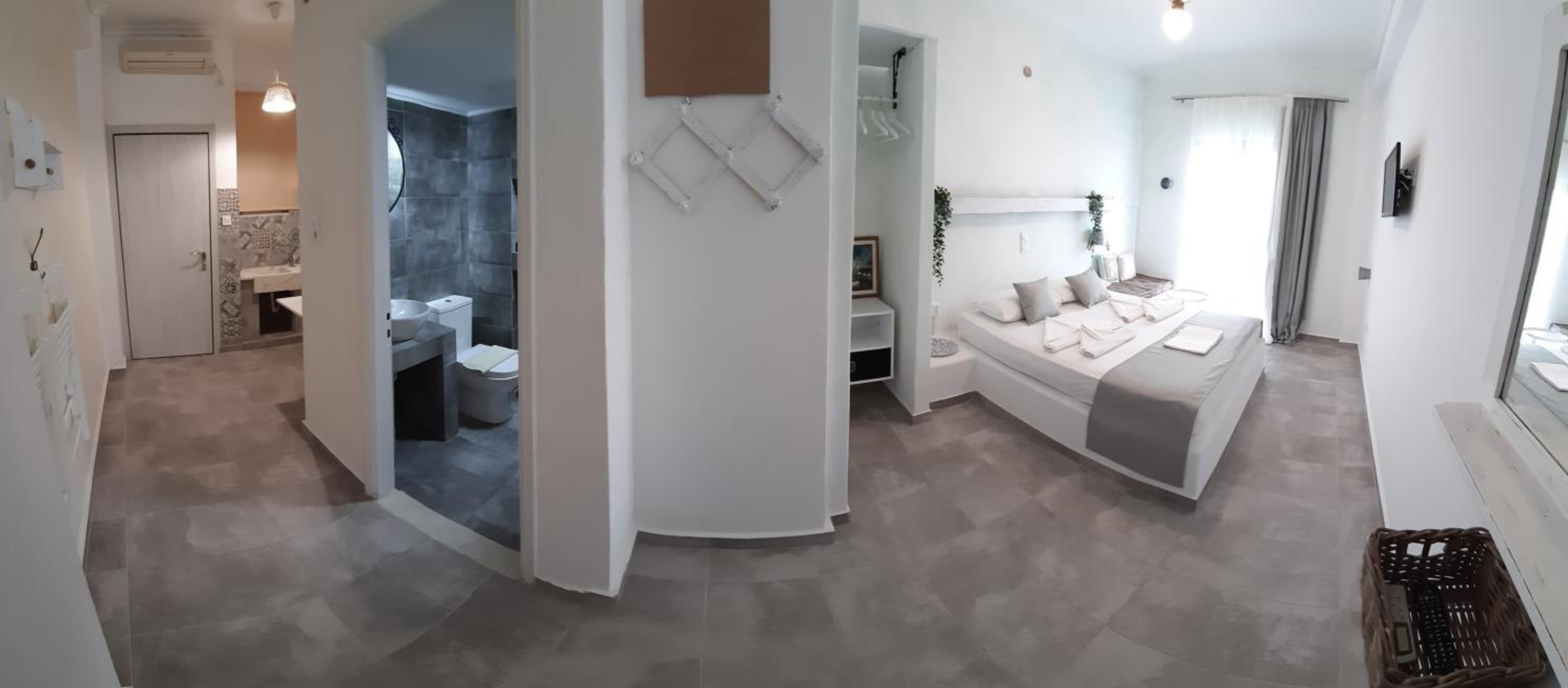 Studio Apartment with Sea View photo 1