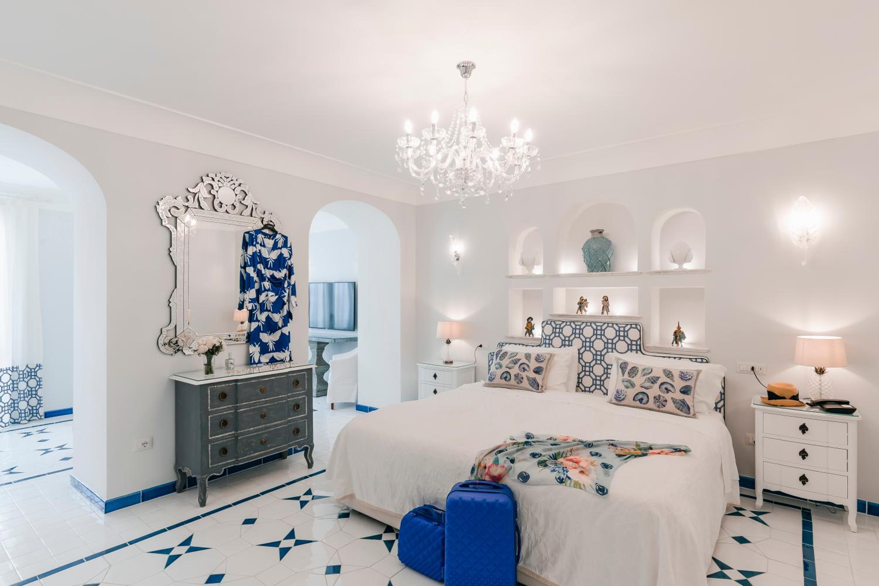 Junior Suite with Garden View - Photo 1