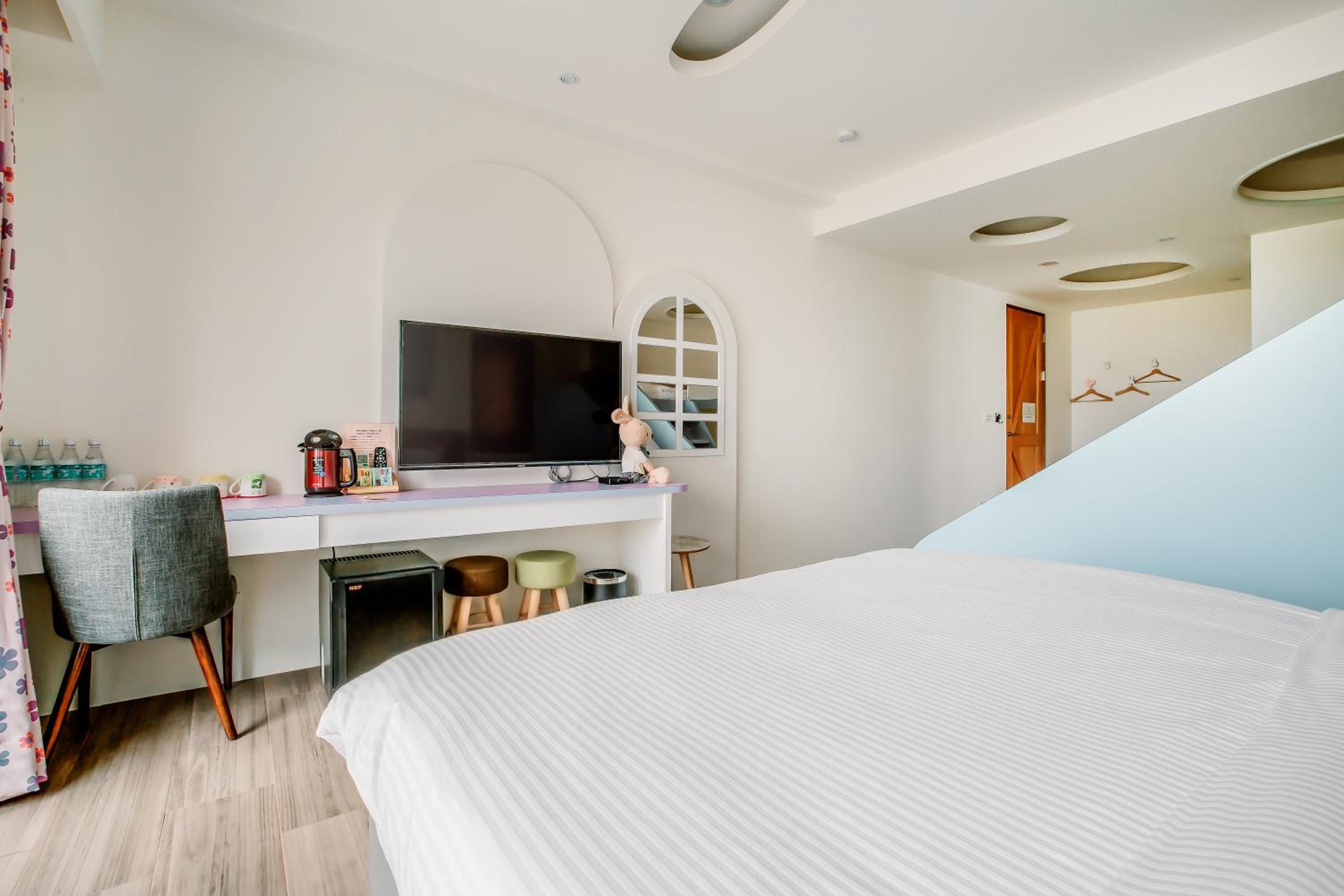Sea View Family Room with Balcony photo 3