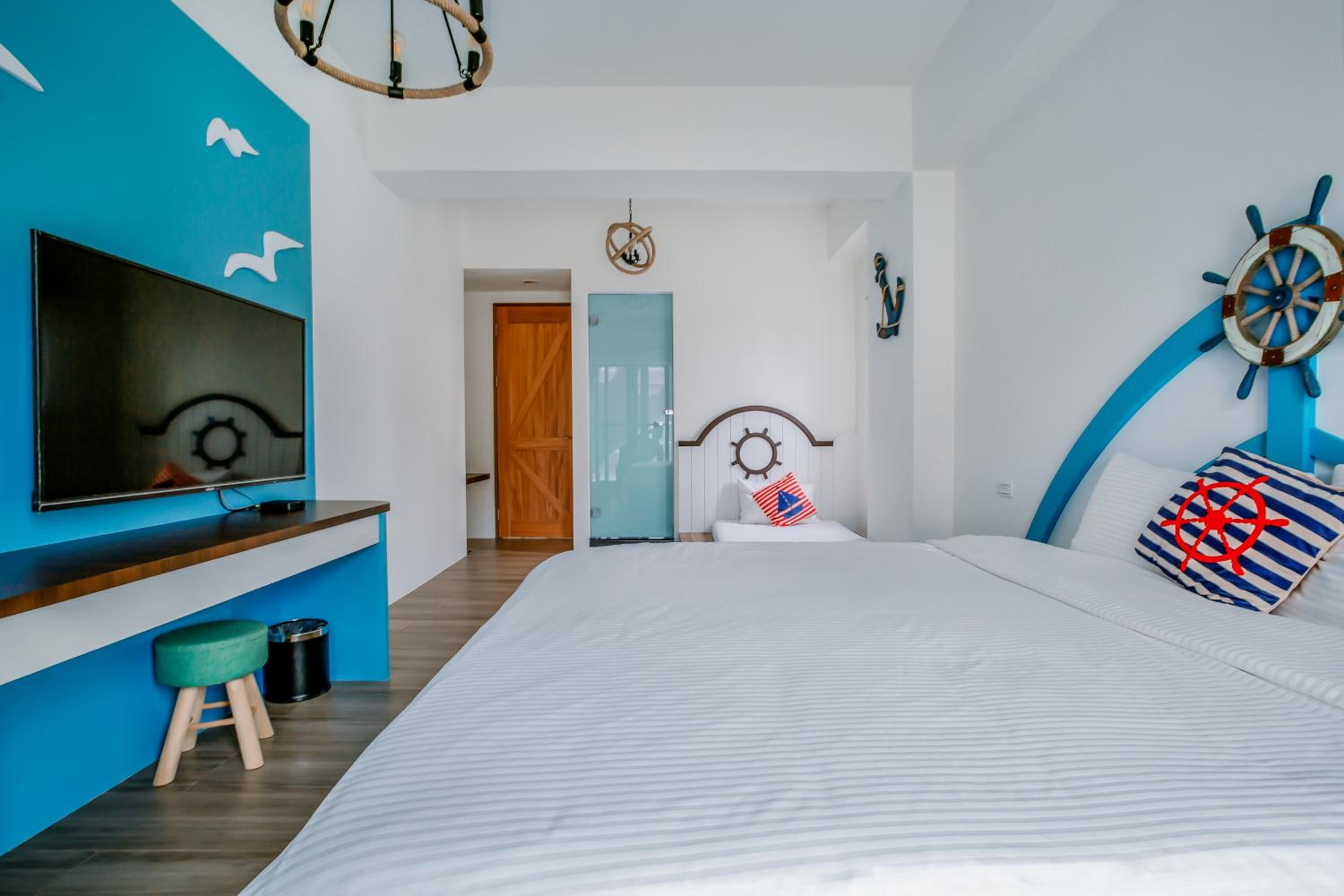 Superior Triple Room with Balcony - Photo 2