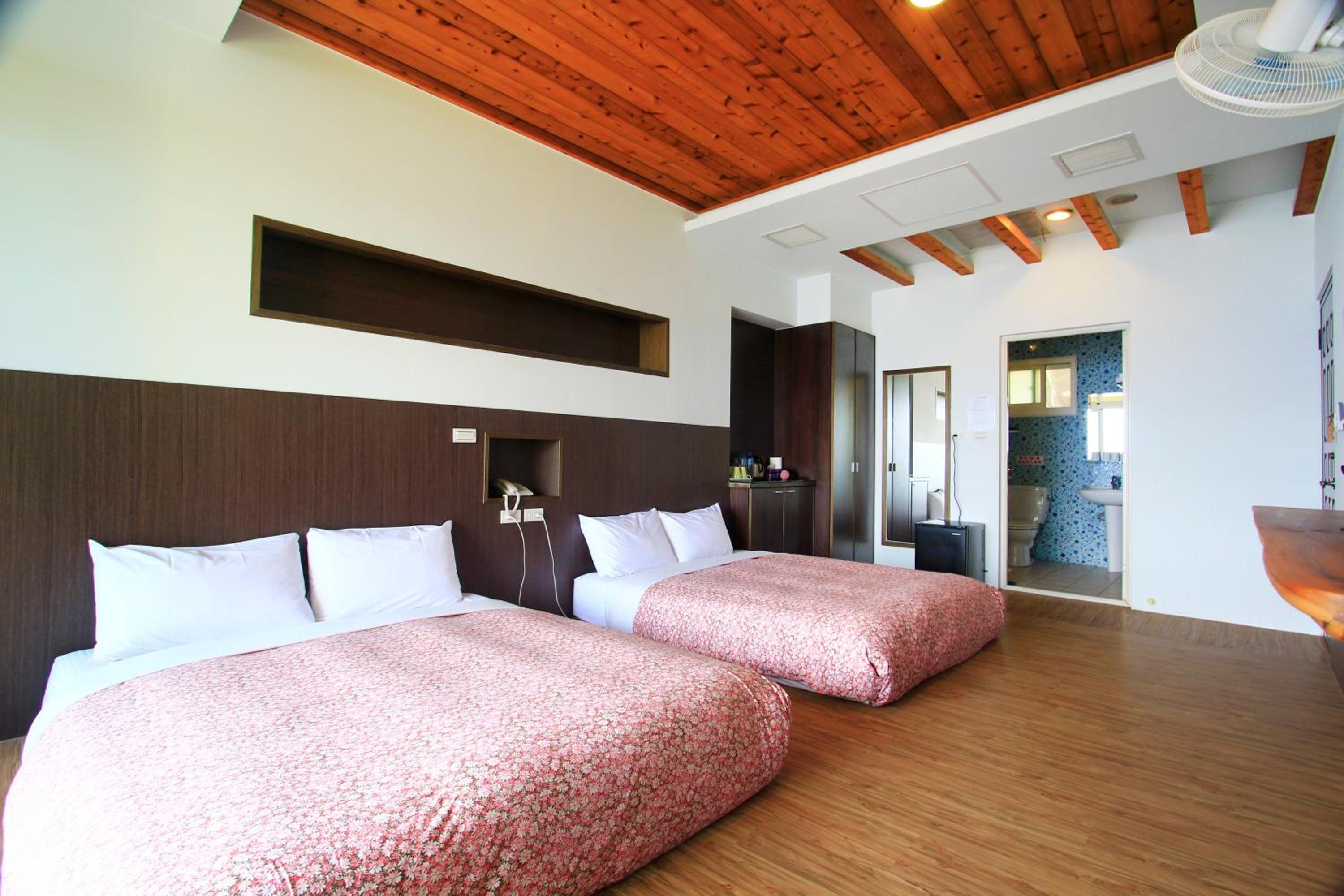 Quadruple Room with Mountain View photo 1