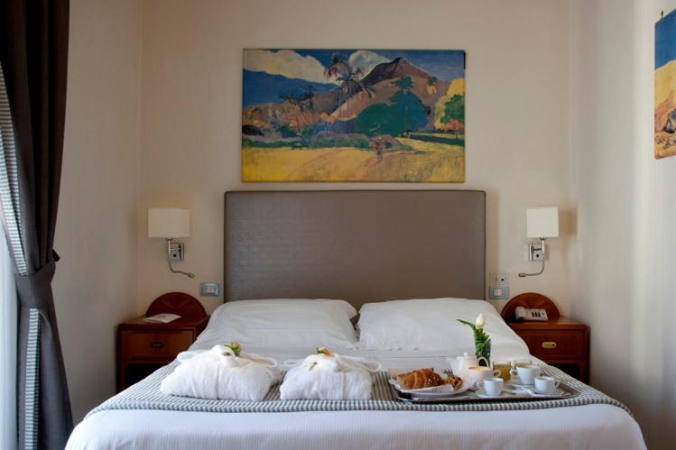 Double Room - Photo 6