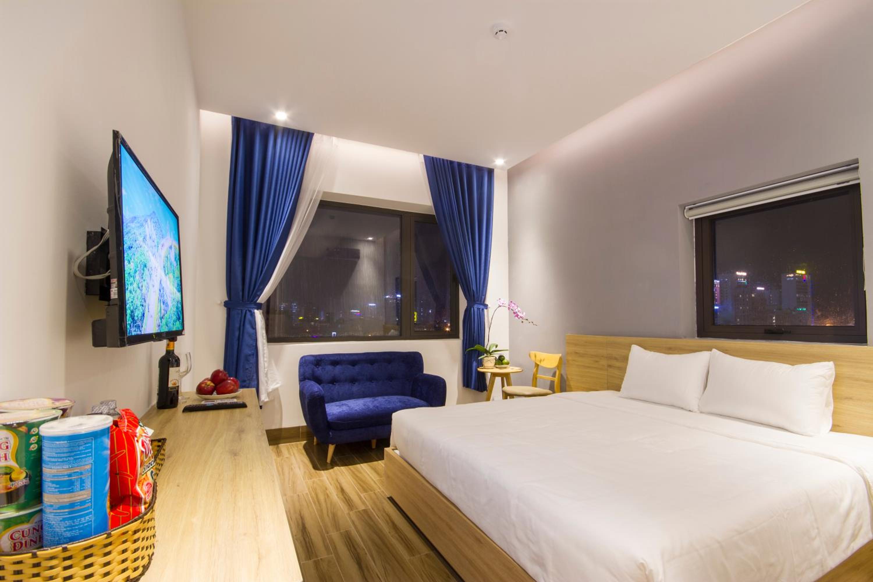 Deluxe King Double Room  - Photo 5