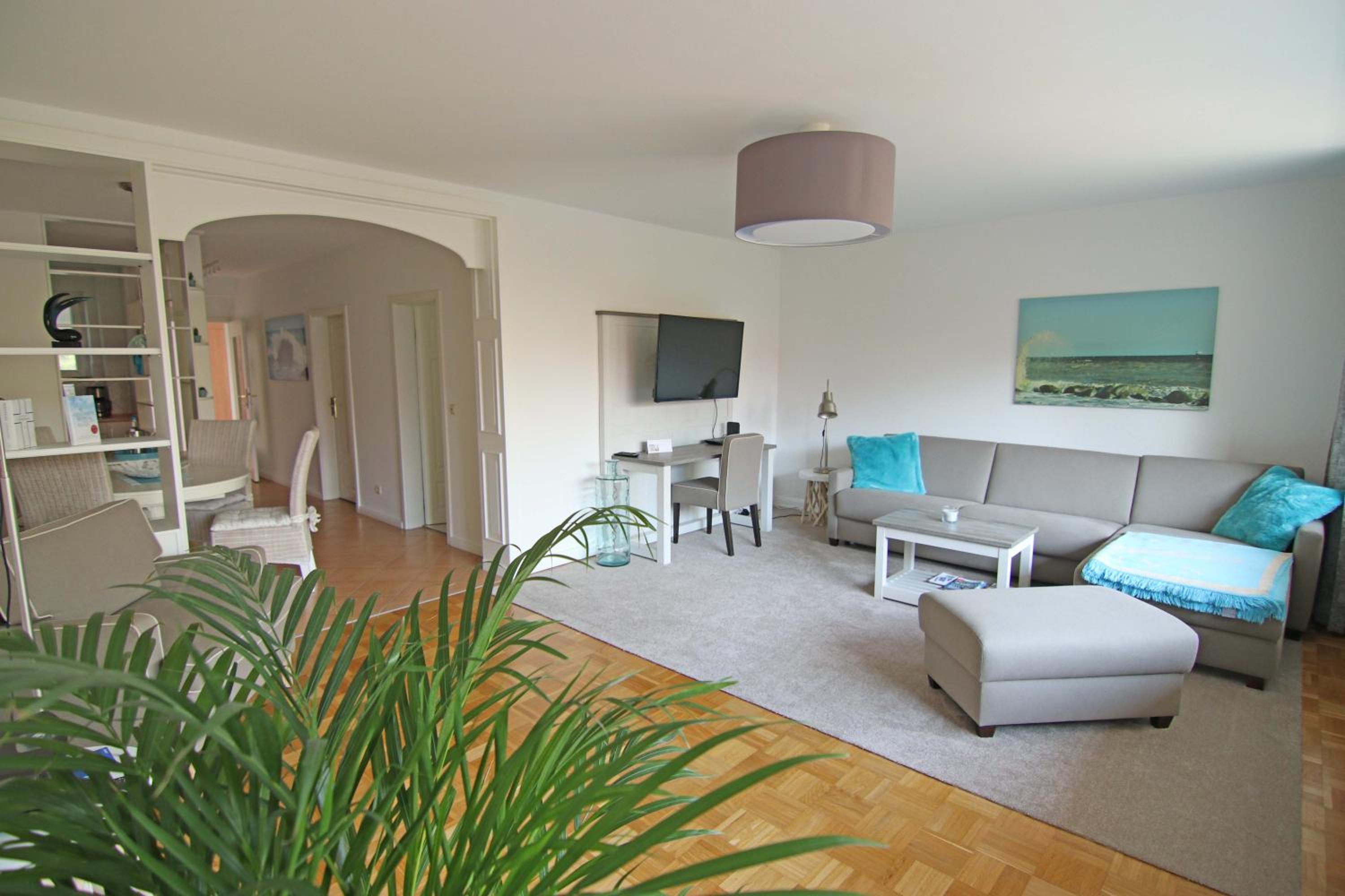 Apartment with Balcony photo 1