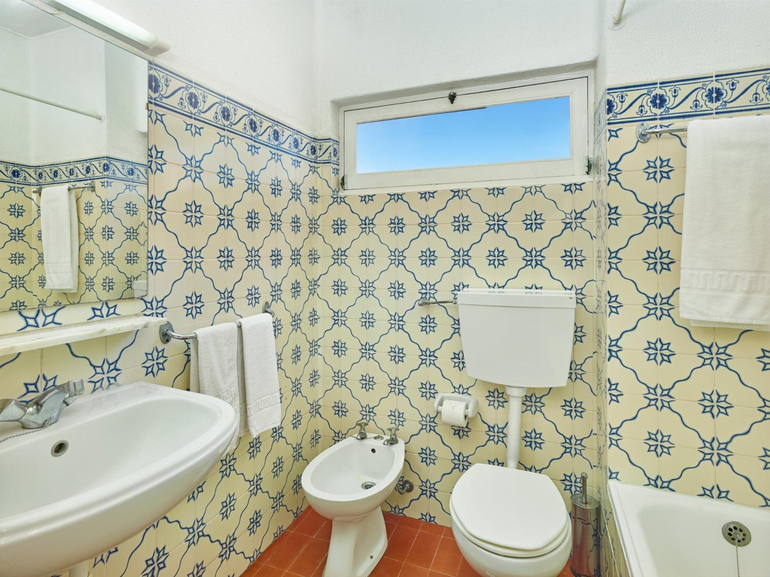 Apartment with Sea View photo 2
