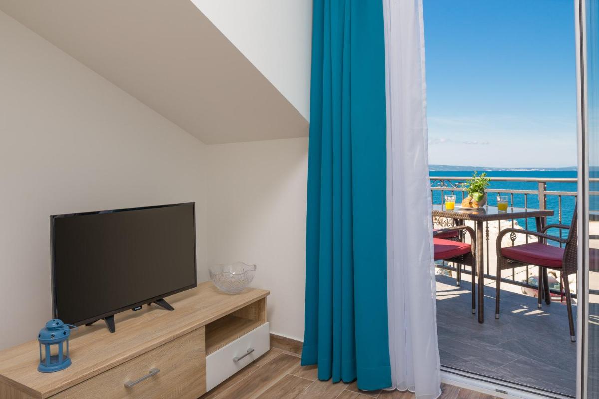 Apartment with Sea View photo 2